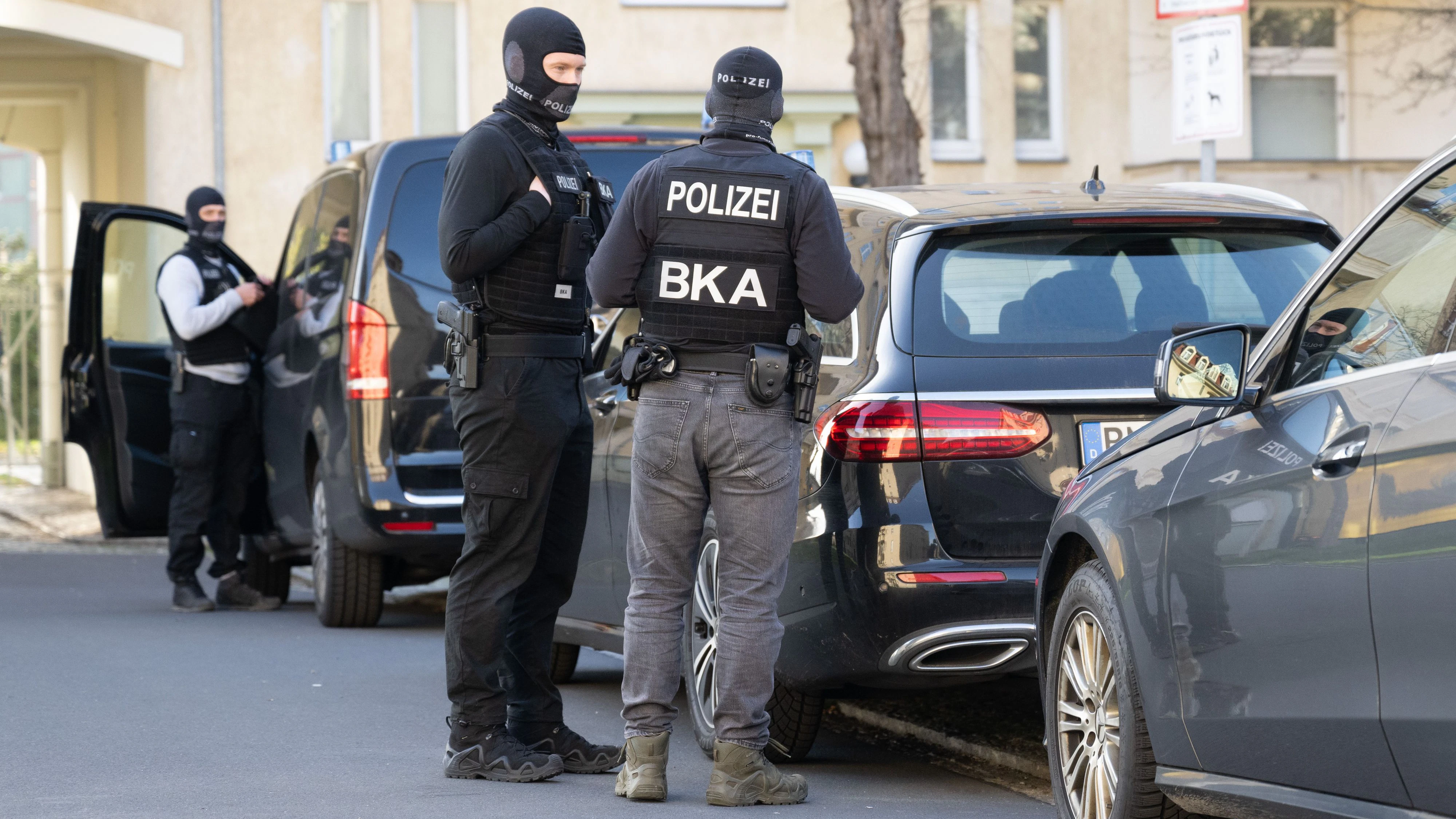 Hausdurchsuchungen und Festnahme bei bundesweitem Joint-Action-Day gegen Rechtsextremismus