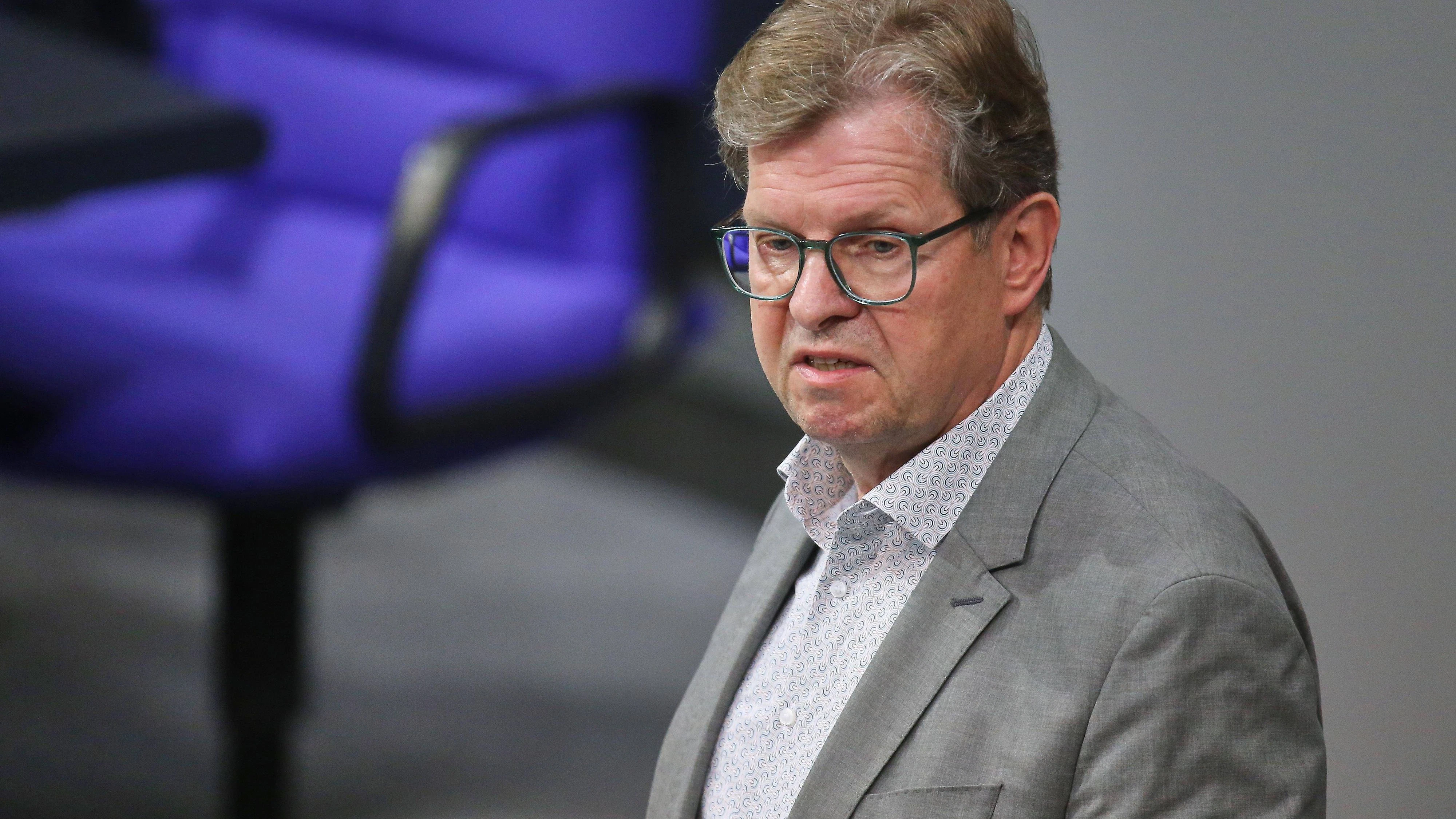 SPD-Außenpolitiker Ralf Stegner&nbsp;verteidigte den Altkanzler.