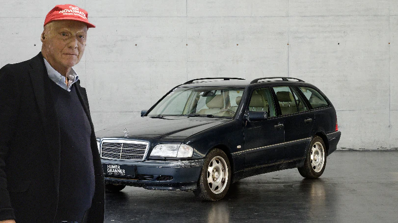 Heute.at - Scheunenfund entpuppt sich als Auto von Niki Lauda