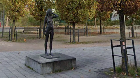 Heute.at - Zumutung: Nackte Eva in Fußgängerzone sorgt für Ärger
