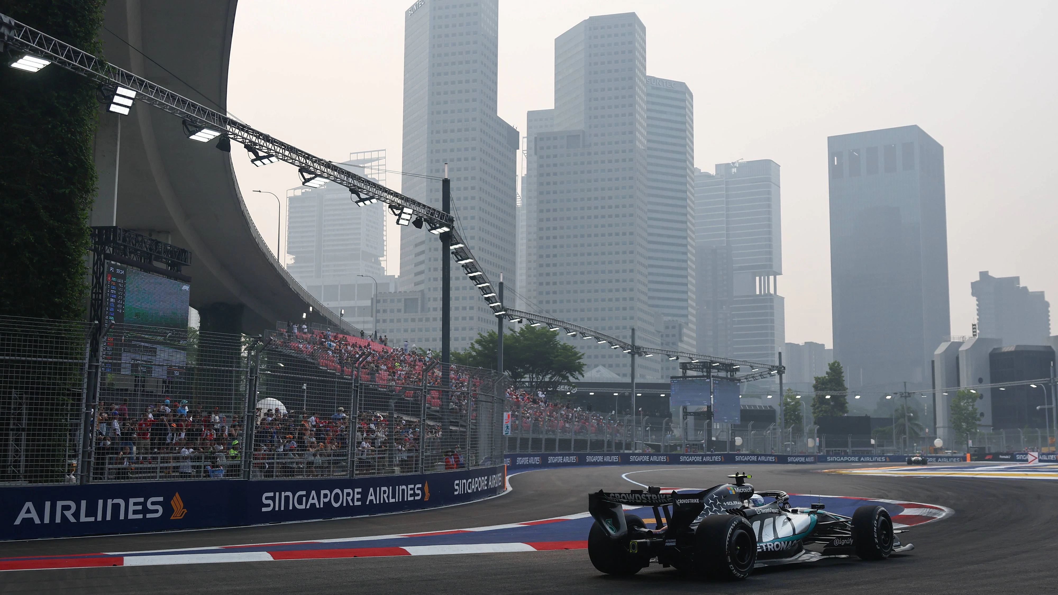 F1 Singapore Grand Prix 2026 Practice Andrea Kimi Antonelli of Mercedes during the practice ahead of the Formula 1 Singapore Grand Prix at Marina Bay Street Circuit in Singapore on October 9, 2026. Singapore Singapore PUBLICATIONxNOTxINxFRA Copyright: xJakubxPorzyckix originalFilename:porzycki-f1singap261009_npBQg.jpg
