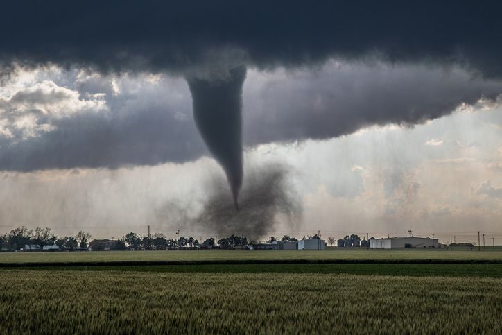 Auf Sizilien verursacht ein Tornado Schäden und mehrere Verletzte.
