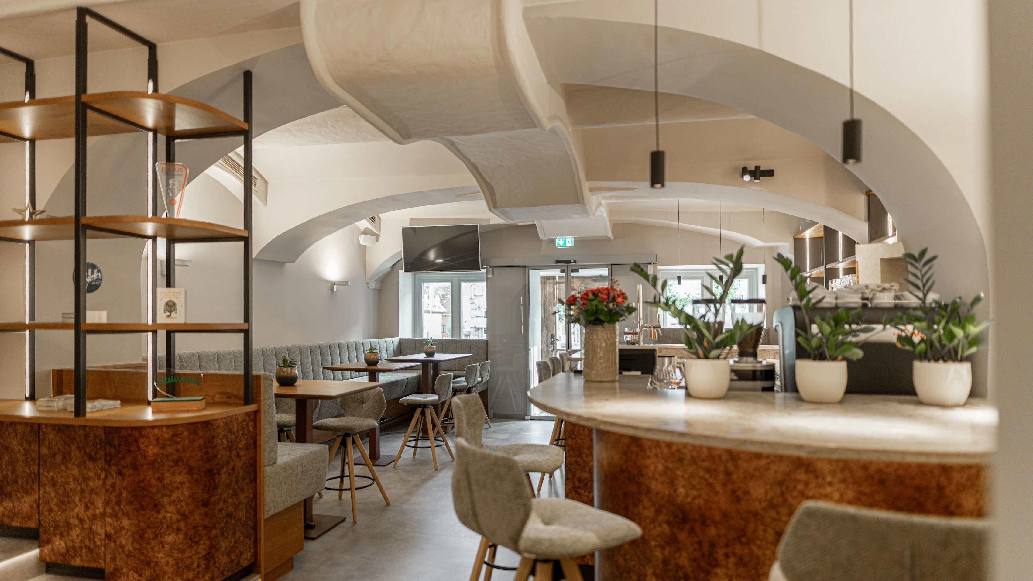 Eine zentrale Rolle spielt nach dem Umbau die neue Bar.