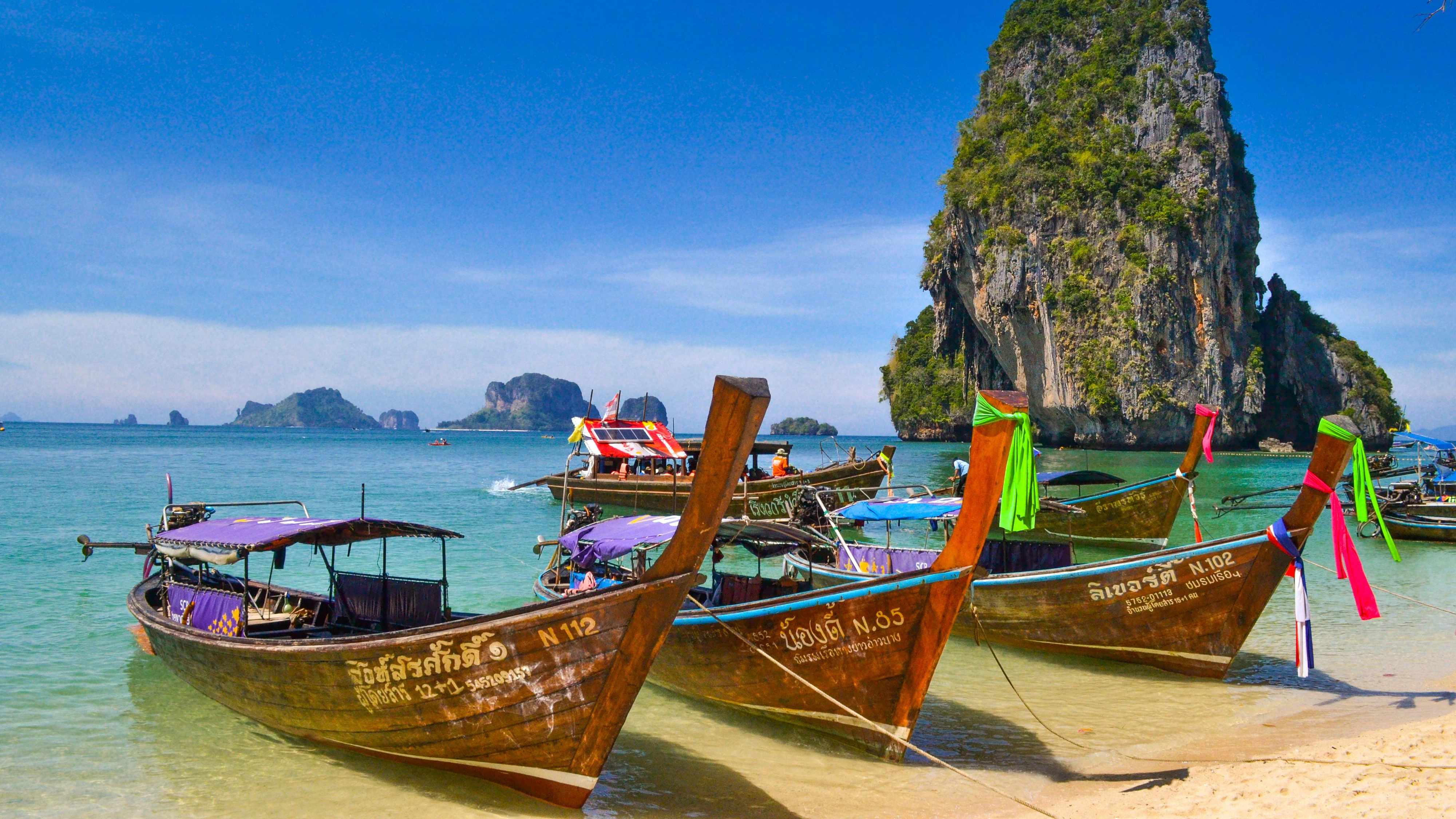 Wer Thailand verlassen will, könnte bald extra zahlen müssen. Die geplante Abgabe soll sogar Einheimische treffen.