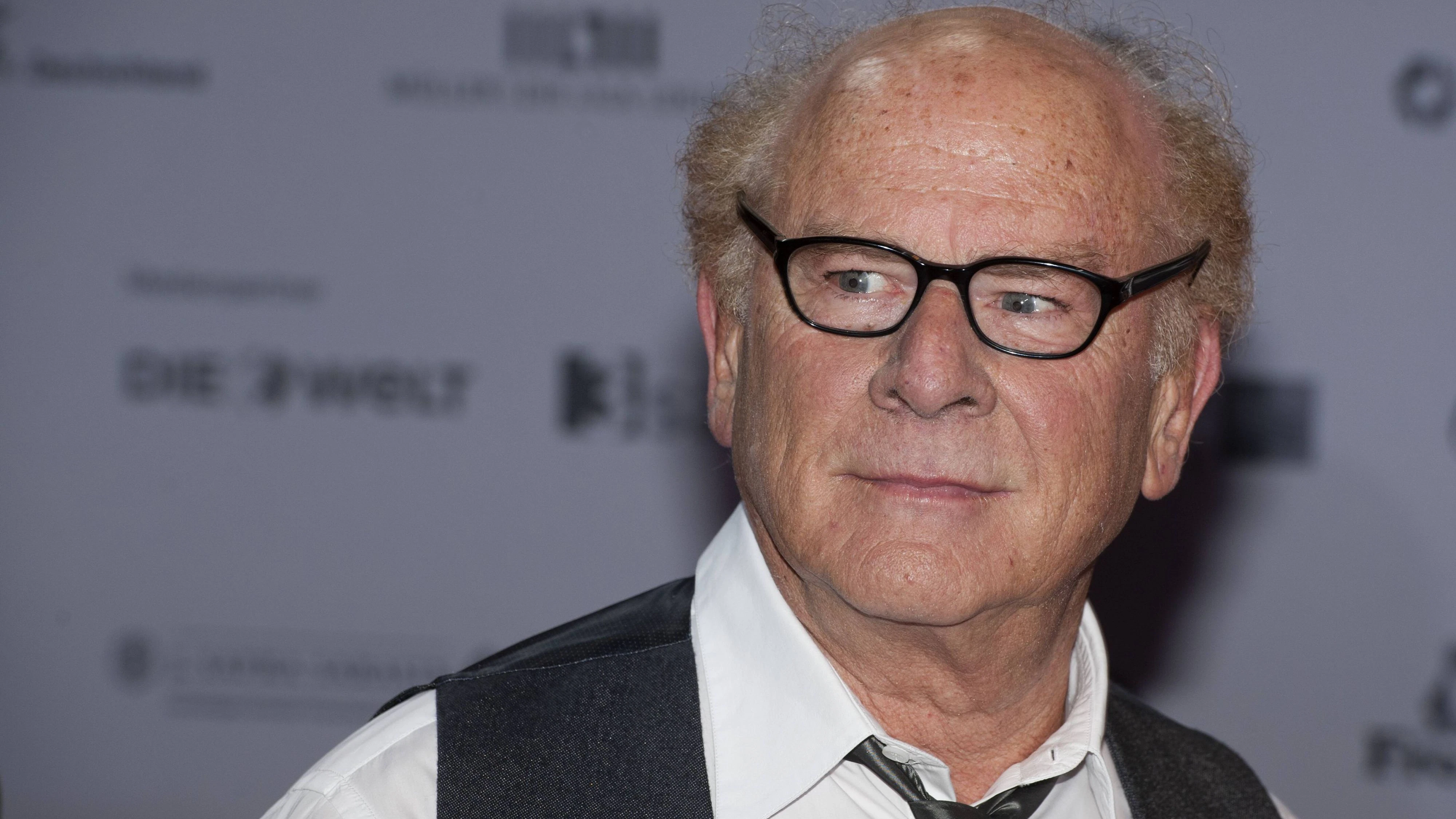Art GARFUNKEL, Musiker, Saenger, Portraet, Porträt, Portrait, angeschnittenes Einzelbild, Einzelmotiv, Roter Teppich, Red Carpet Show, Ankunft, arrival, Verleihung Deutscher Nachhaltigkeitspreis in Duesseldorf am 27.11.2015.  Art Garfunkel Musician Singers Portrait Portrait Portrait angeschnittenes Single Single subject Red Carpet Red Carpet Show Arrival Arrival award Ceremony German Sustainability Award in Duesseldorf at 27 11 2015