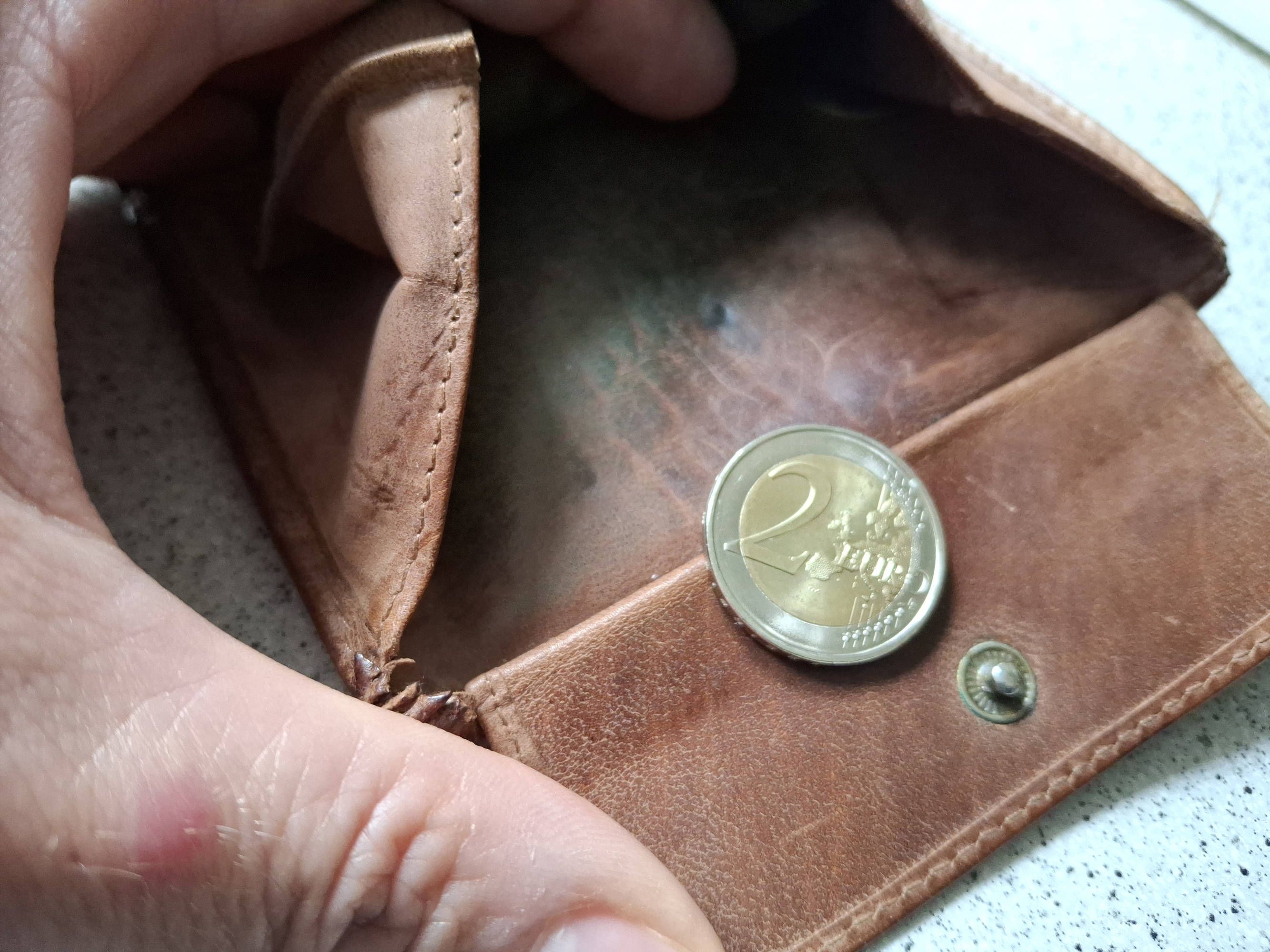 Die neue U2-Münze könnte grundsätzlich im gesamten Euroraum zum Nennwert von zwei Euro verwendet werden. (Symbolbild)