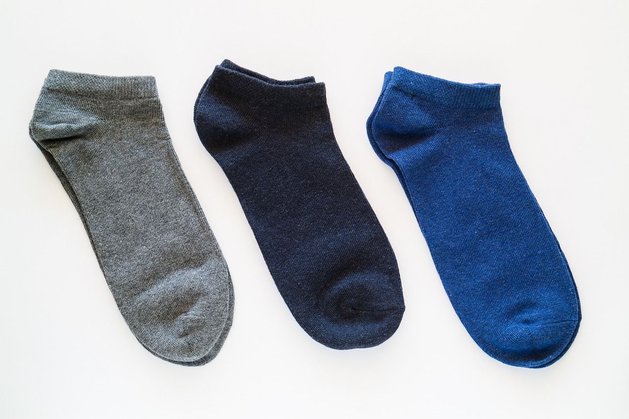Bunte Socken in verschiedenen Farben