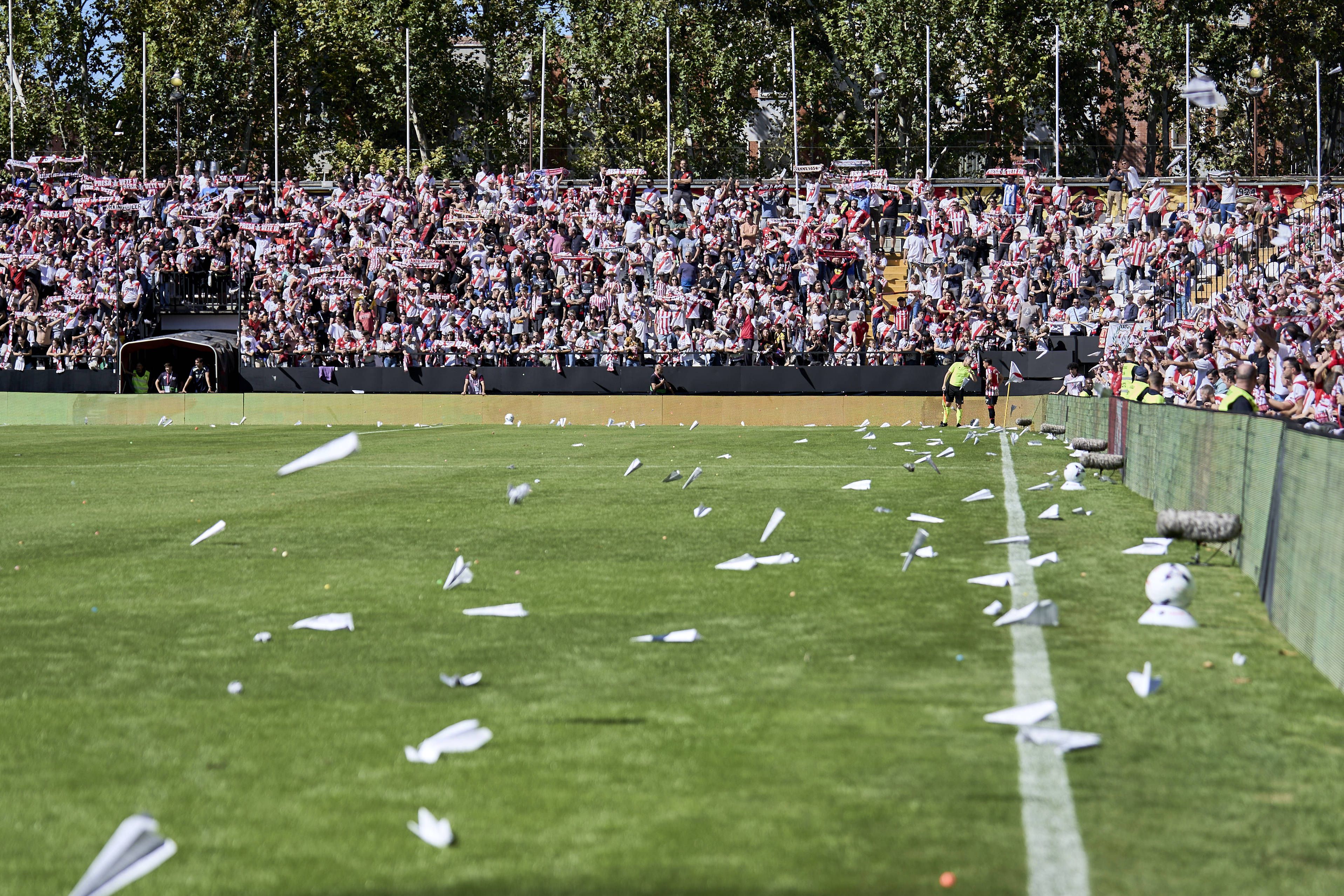 Der ungewöhnliche Protest der Rayo-Fans. 