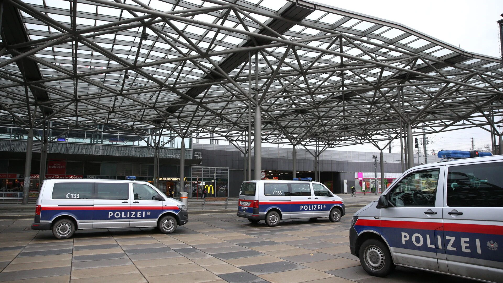 Polizeiautos am Praterstern. Archivbild.