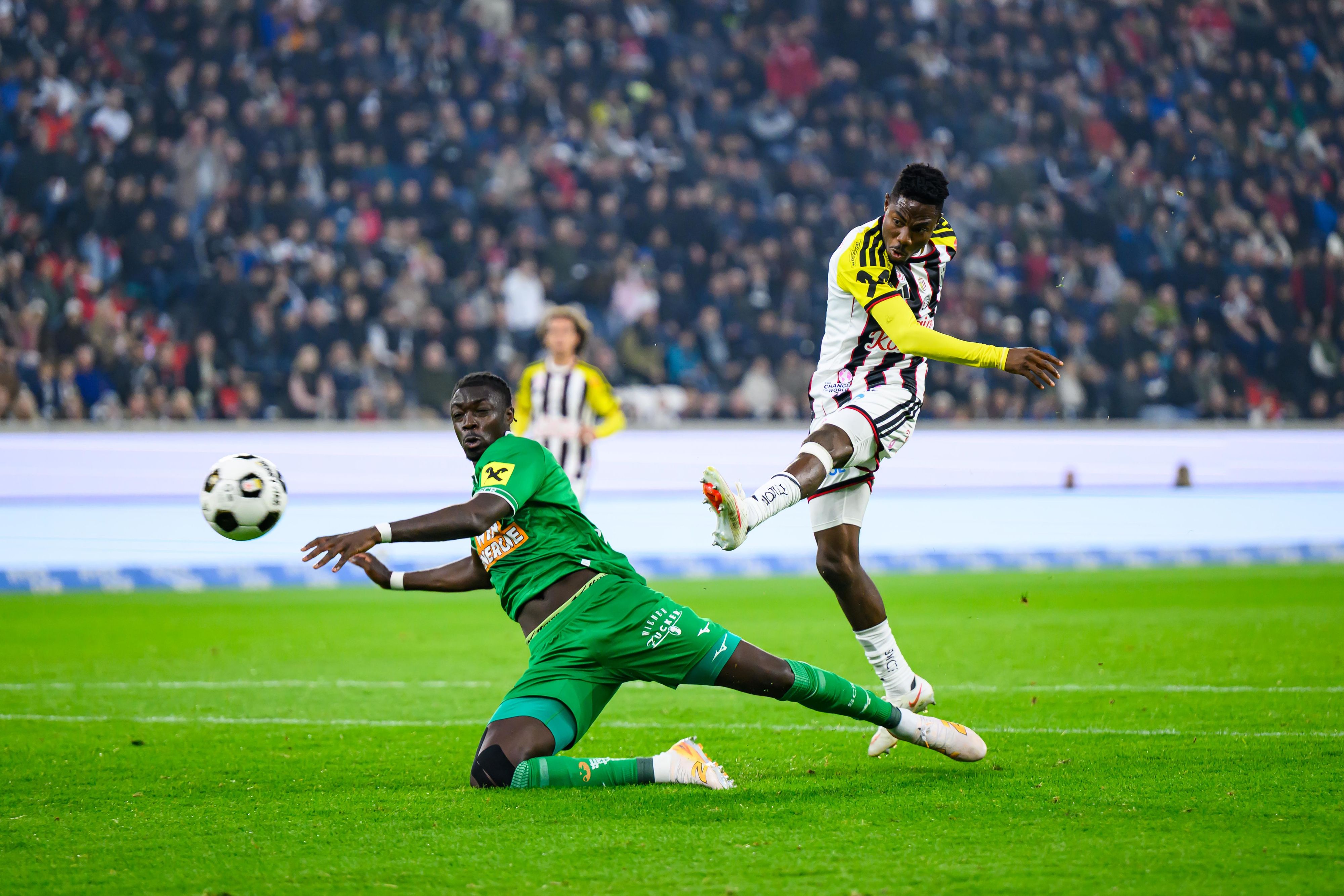 Moses Usor beim Kurzeinsatz gegen Rapid