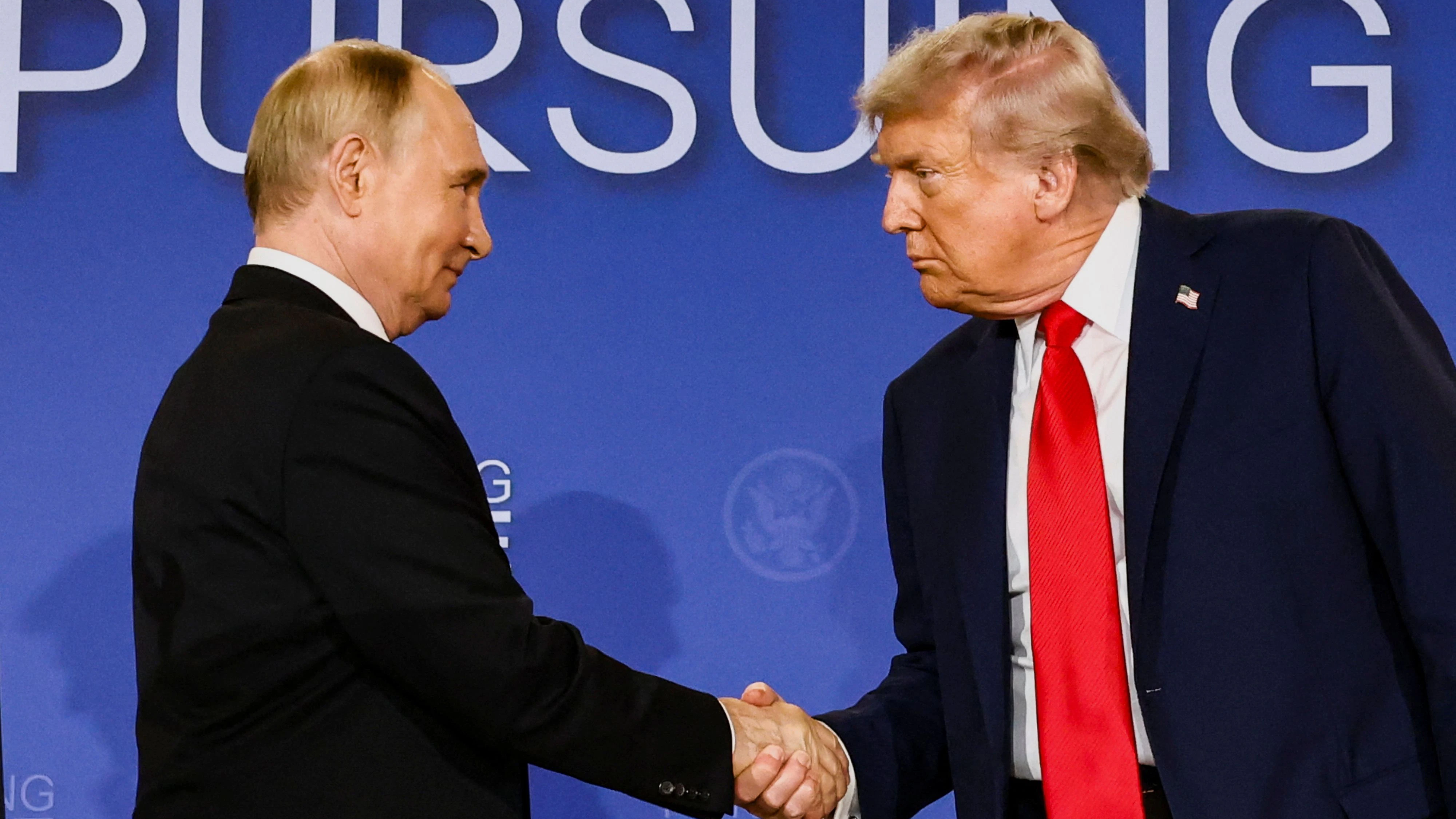 Trump bei einem Treffen mit Putin in Alaska am 15. August 2025