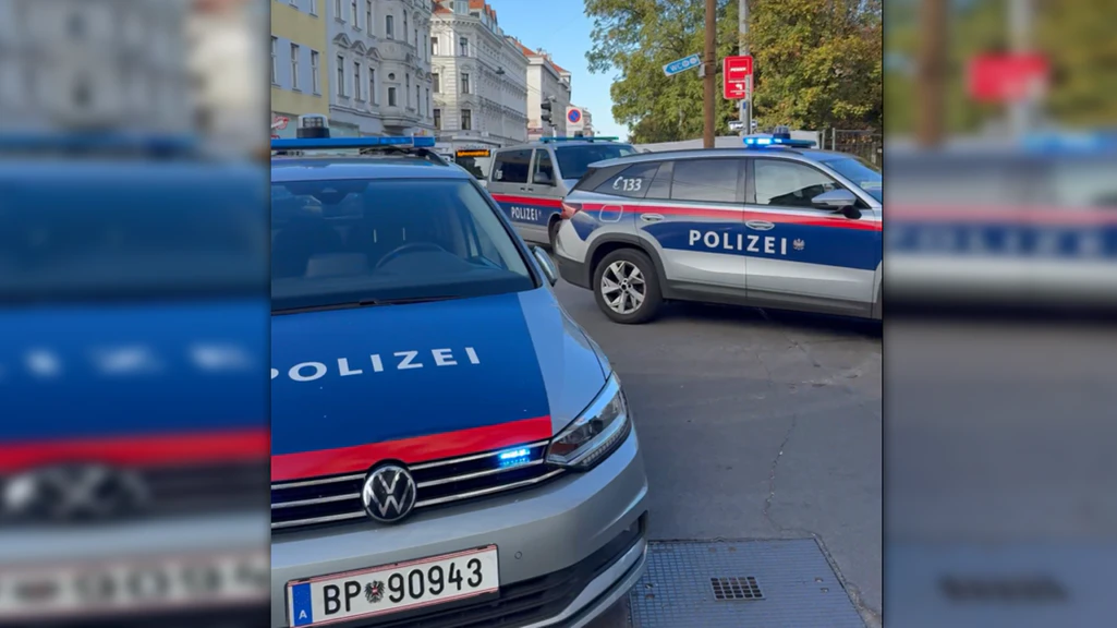 Eine Frau wurde von mehreren Personen ausgeraubt.