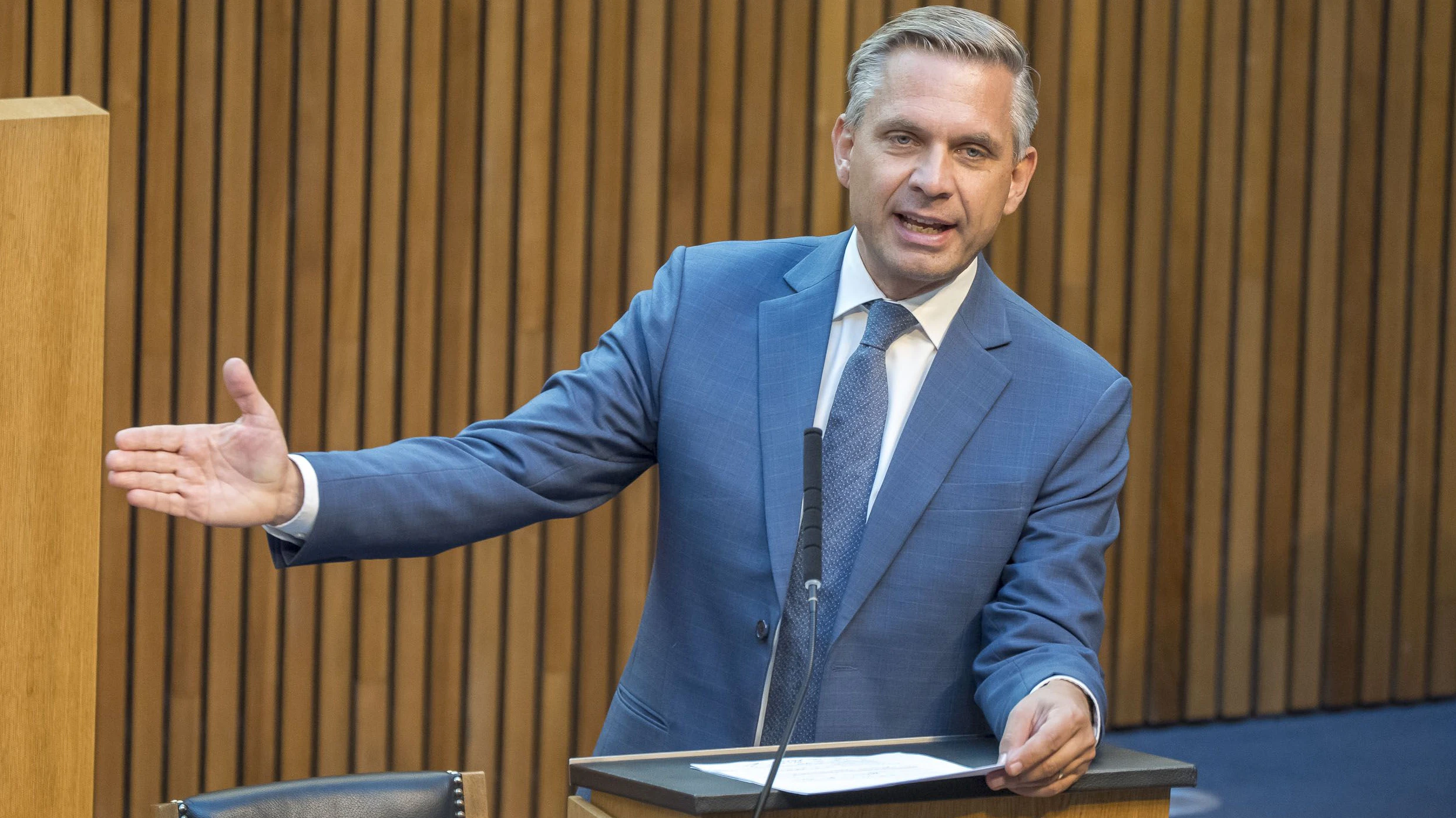Wirtschaftsminister Wolfgang Hattmannsdorfer (ÖVP) skizziert in einem neuen Blogbeitrag seinen Plan für den Weg Österreichs aus der Krise.