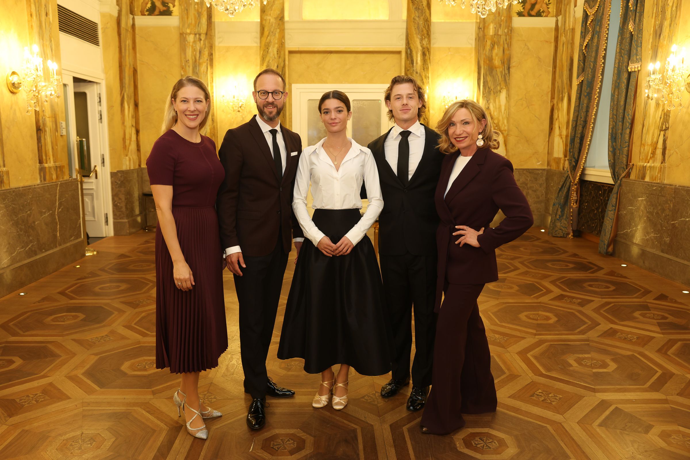 Maria Angelini-Santner, Christoph Santner, Hope Hall und Harrison Wilkins, die beiden sind extra aus New York angereist, und Susanne Athanasiadis