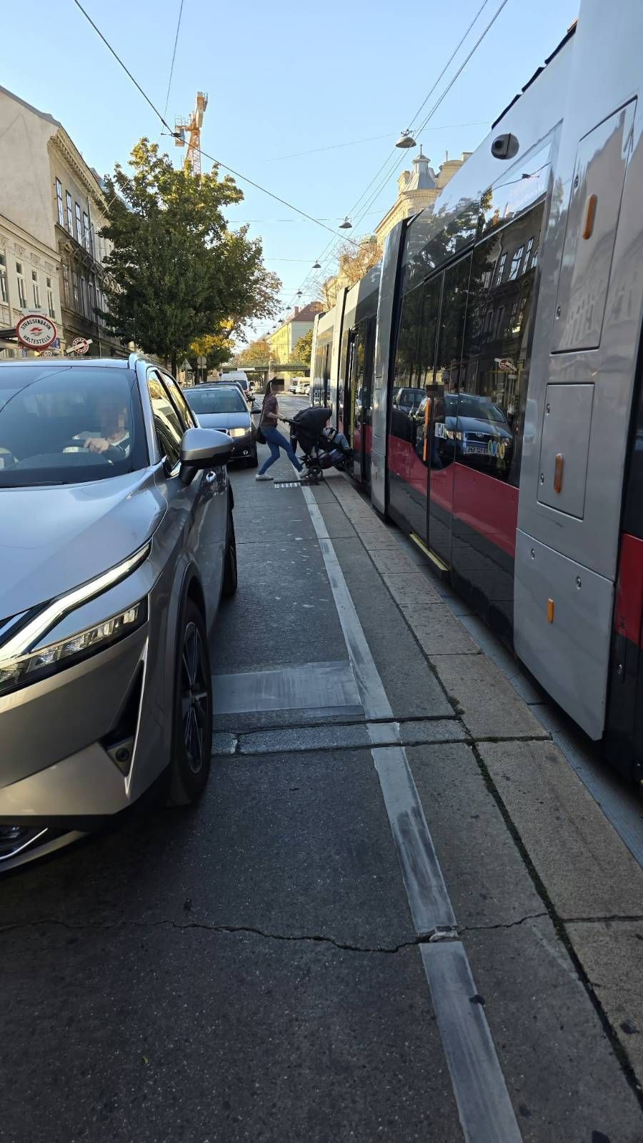 Fahrgäste sollen bei gefährlichen Stationen auf der Straße gewarnt werden. 