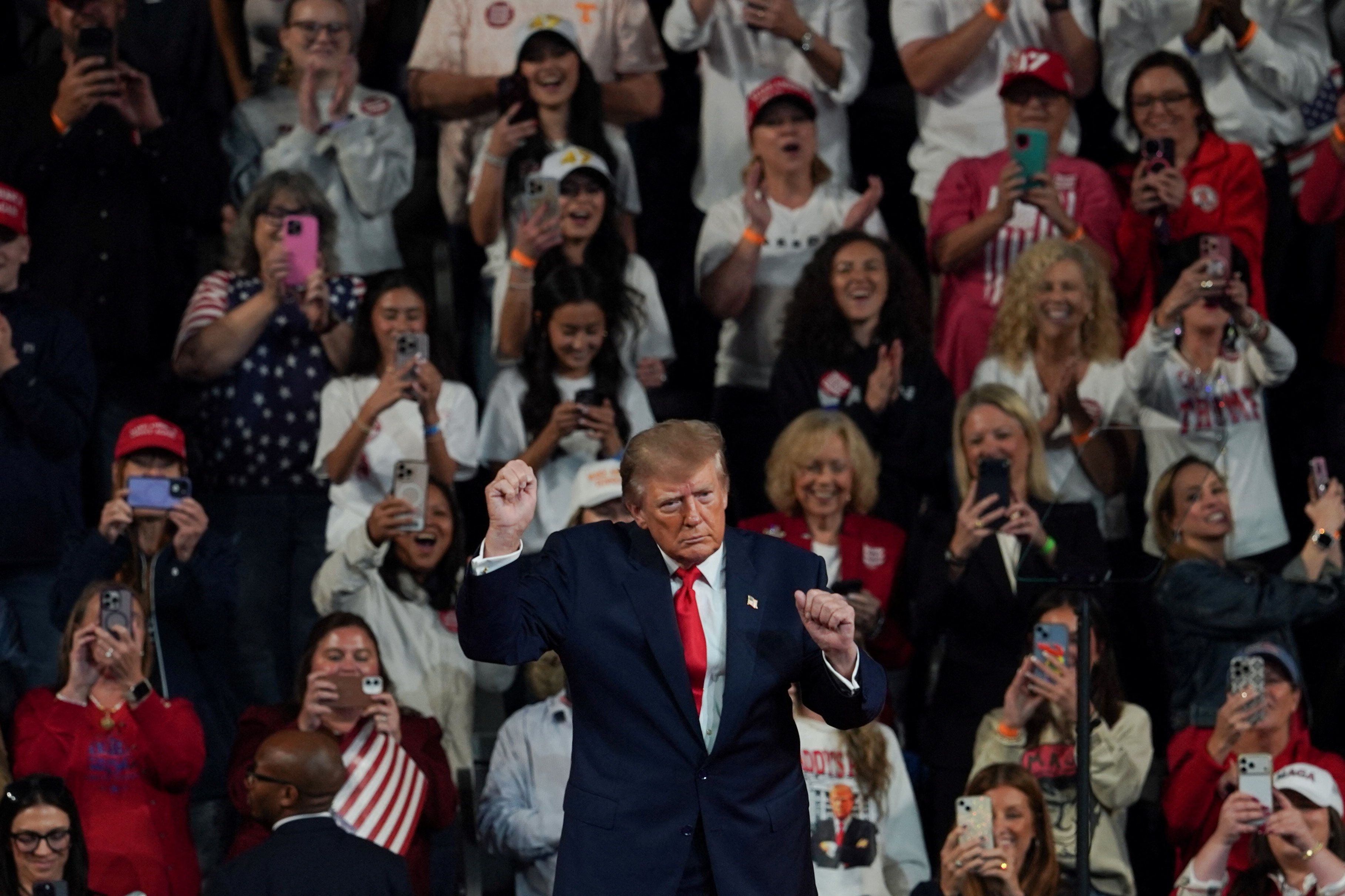 Donald Trump macht sich vor seinen Fans – hier in Clarksville, Tennessee – gerne zum Kasperl.