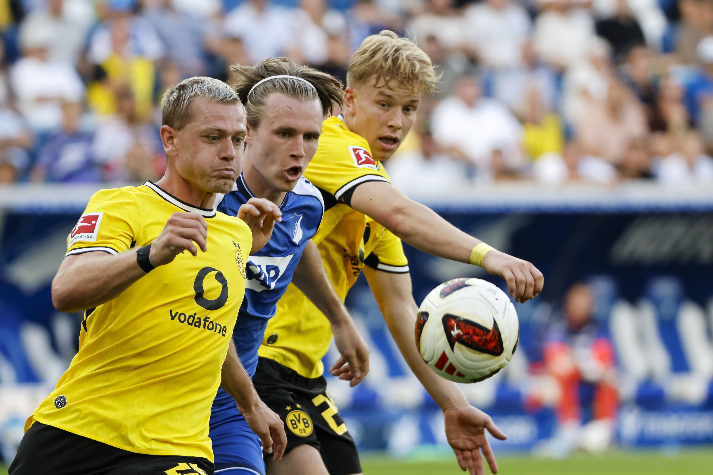 Wimmer in der Dortmund-Zange