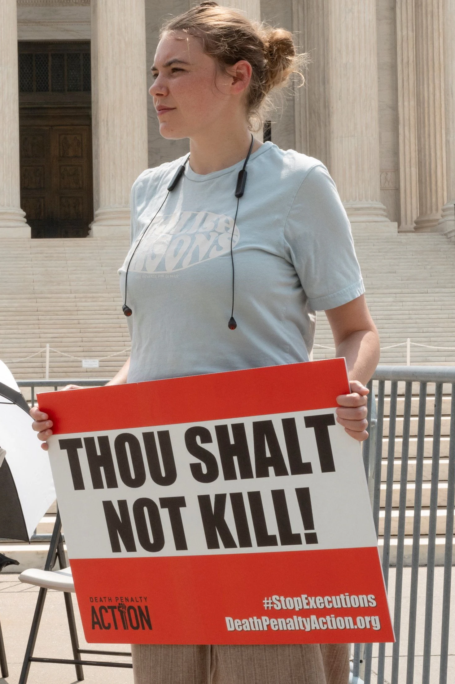 Protest gegen die Todesstrafe vor dem Obersten Gerichtshof der USA, aber: bis zu drei Viertel der gläubigen Christen in den Vereinigten Staaten sind für die Todesstrafe