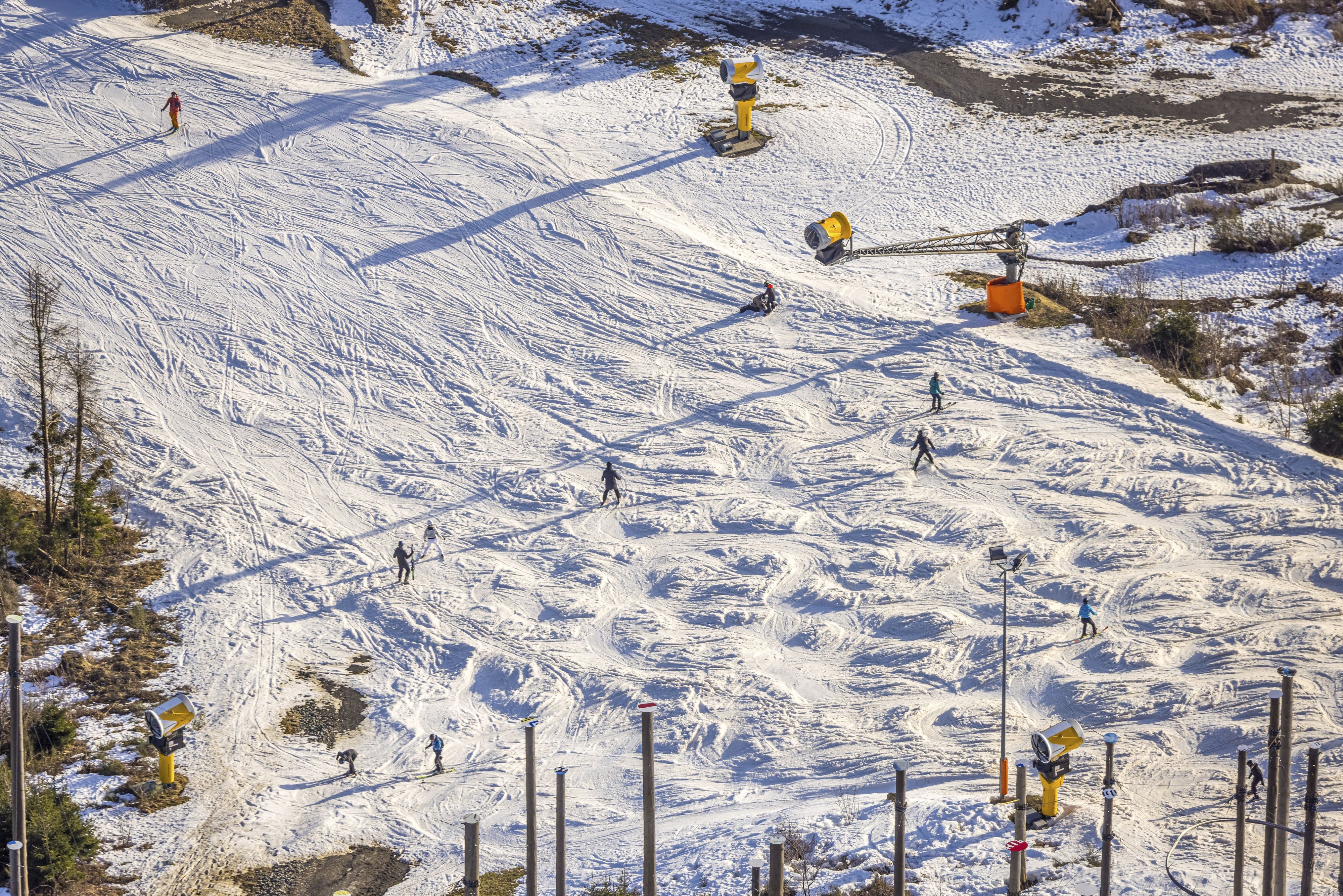 Skifahren kostet immer mehr: Während Sölden für sechs Tage 478,50 Euro verlangt, lockt Winterberg mit einem Skipass um 224 Euro.