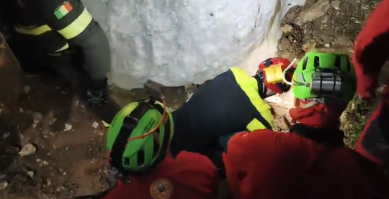 Die Rettungsaktion läuft auf Hochtouren. 