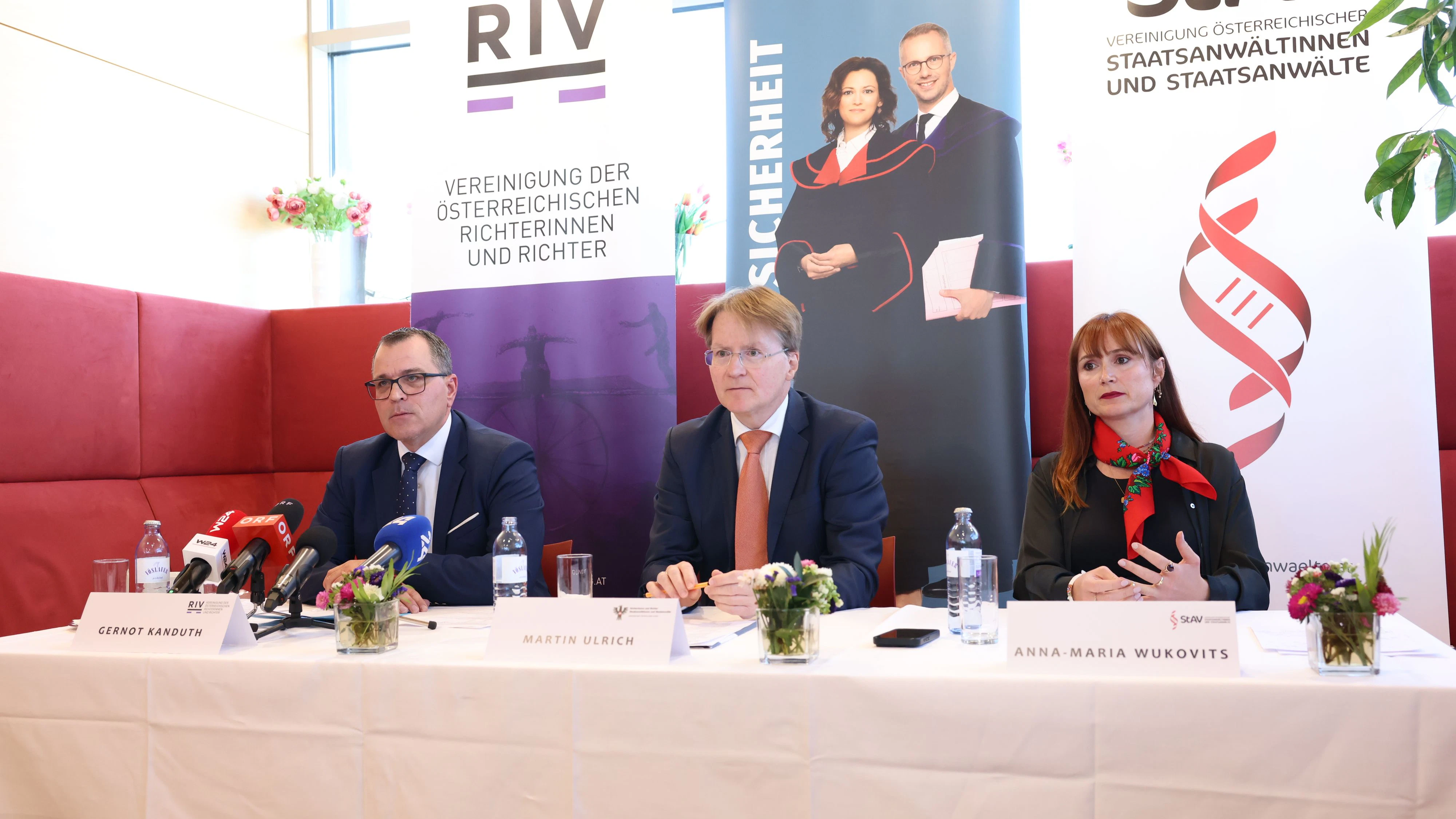 Präsident der Richtervereinigung Gernot Kanduth, Vorsitzender der Bundesvertretung Richter und Staatsanwälte in der GÖD Martin Ulrich und Vizepräsidentin der Vereinigung Österreichischer Staatsanwälte Anna-Maria Wukovits.