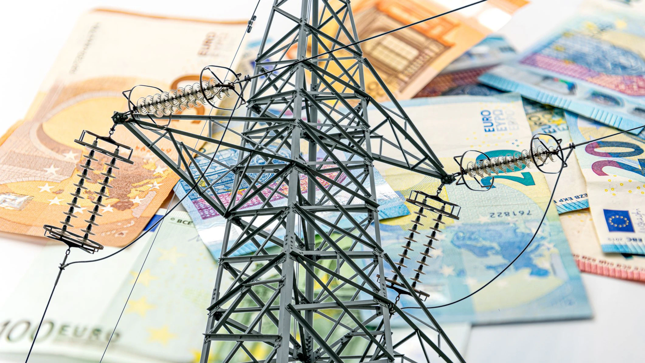 Ab 2027 gelten neue Regeln für Stromnetz-Tarife: Wer viele Geräte gleichzeitig laufen hat, zahlt demnach künftig mehr.