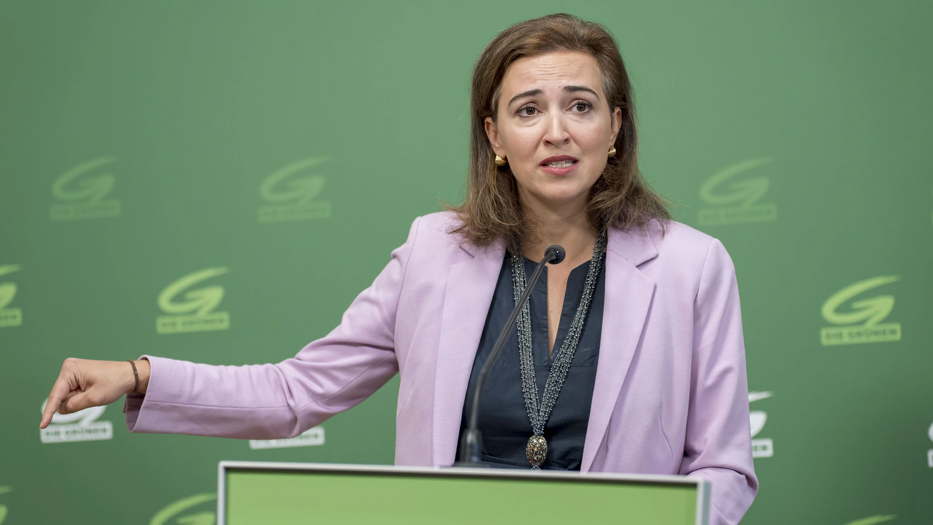 Pressekonferenz Plenarvorschau mit Leonore Gewessler und Alma Zadic im Grünen Klub in der Löwelstraße, Grüne,  Helmut Graf/Tageszeitung Heute