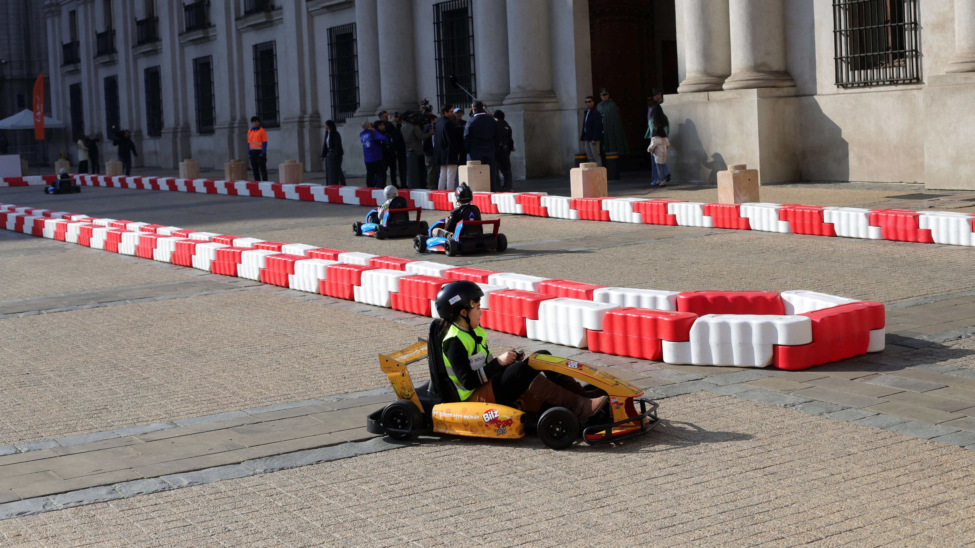 Ein fünfjähriges Mädchen ist vom Kartsport suspendiert worden. 
