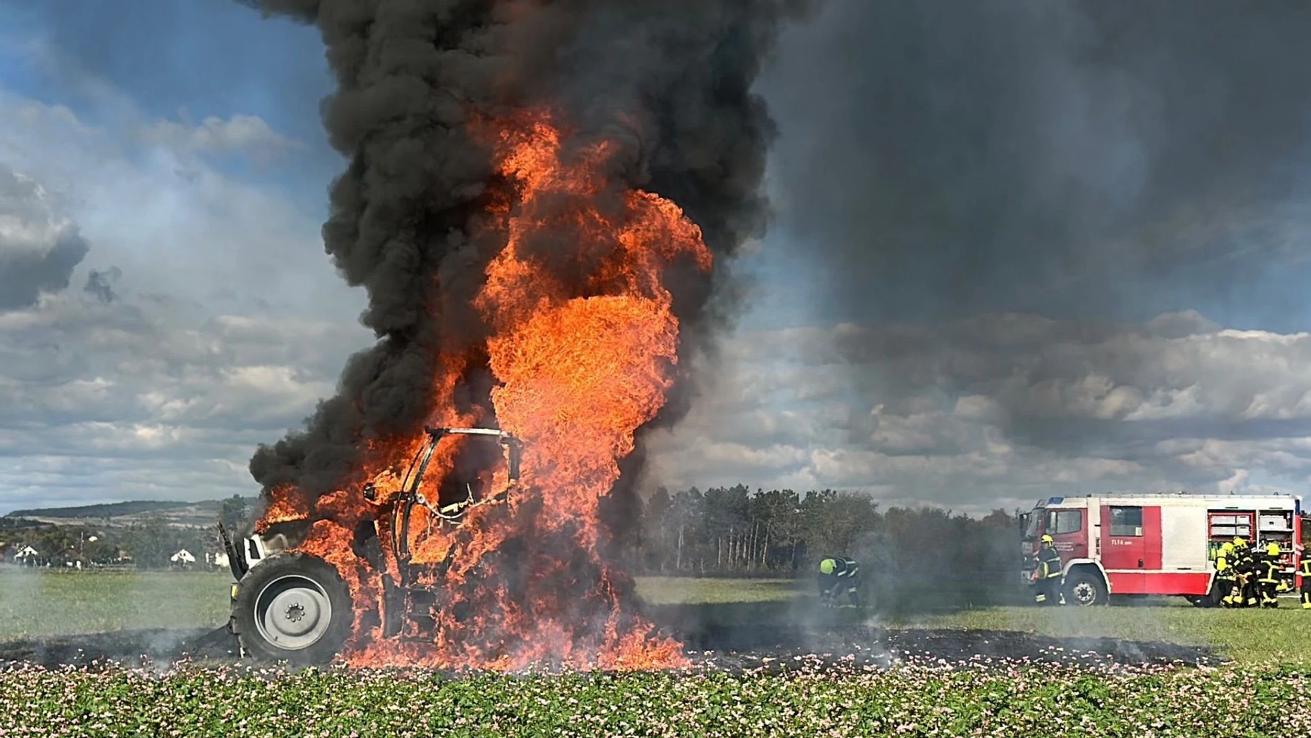 Vollbrand eines Traktors bei Herzogenburg