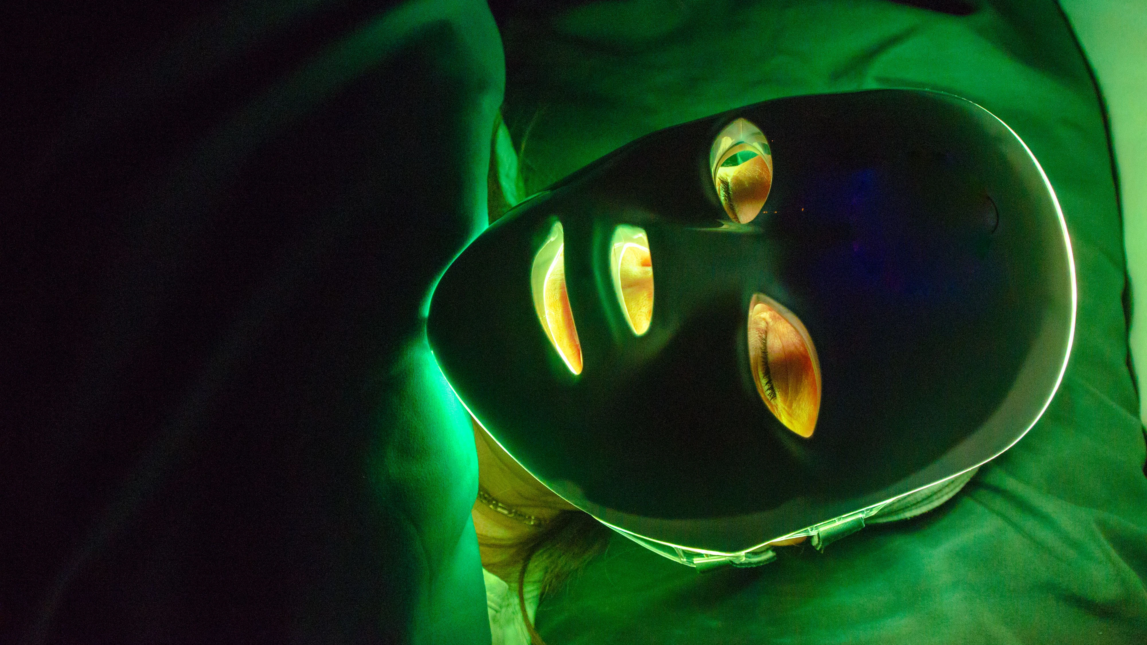 Falten, Pickel oder Rötungen? Wir verraten, welche LED-Farbe zu welchem Hautbedürfnis passt.