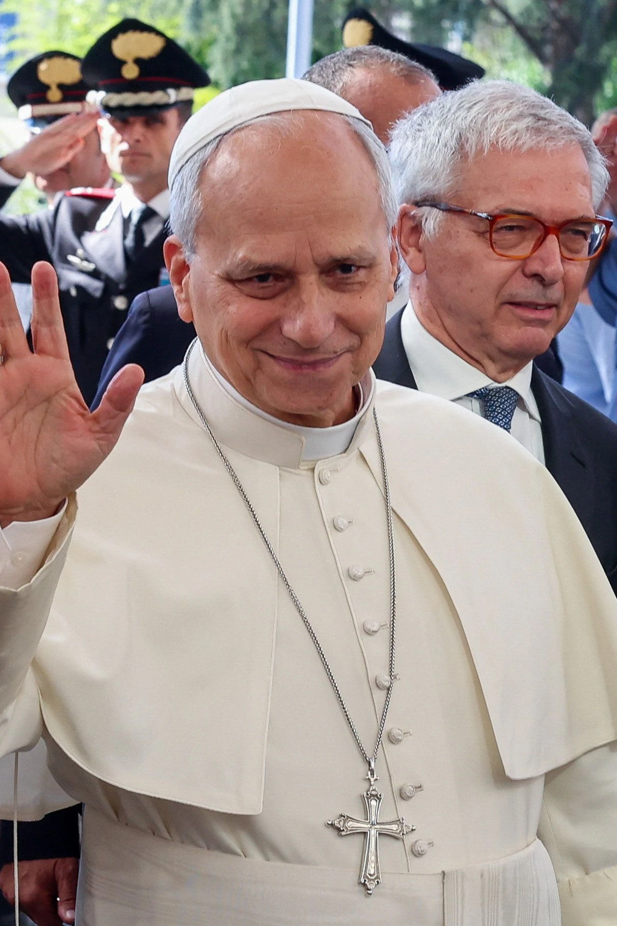 Papst Leo XIV. Dienstagvormittag bei seinem Eintreffen an der Gemelli Klinik
