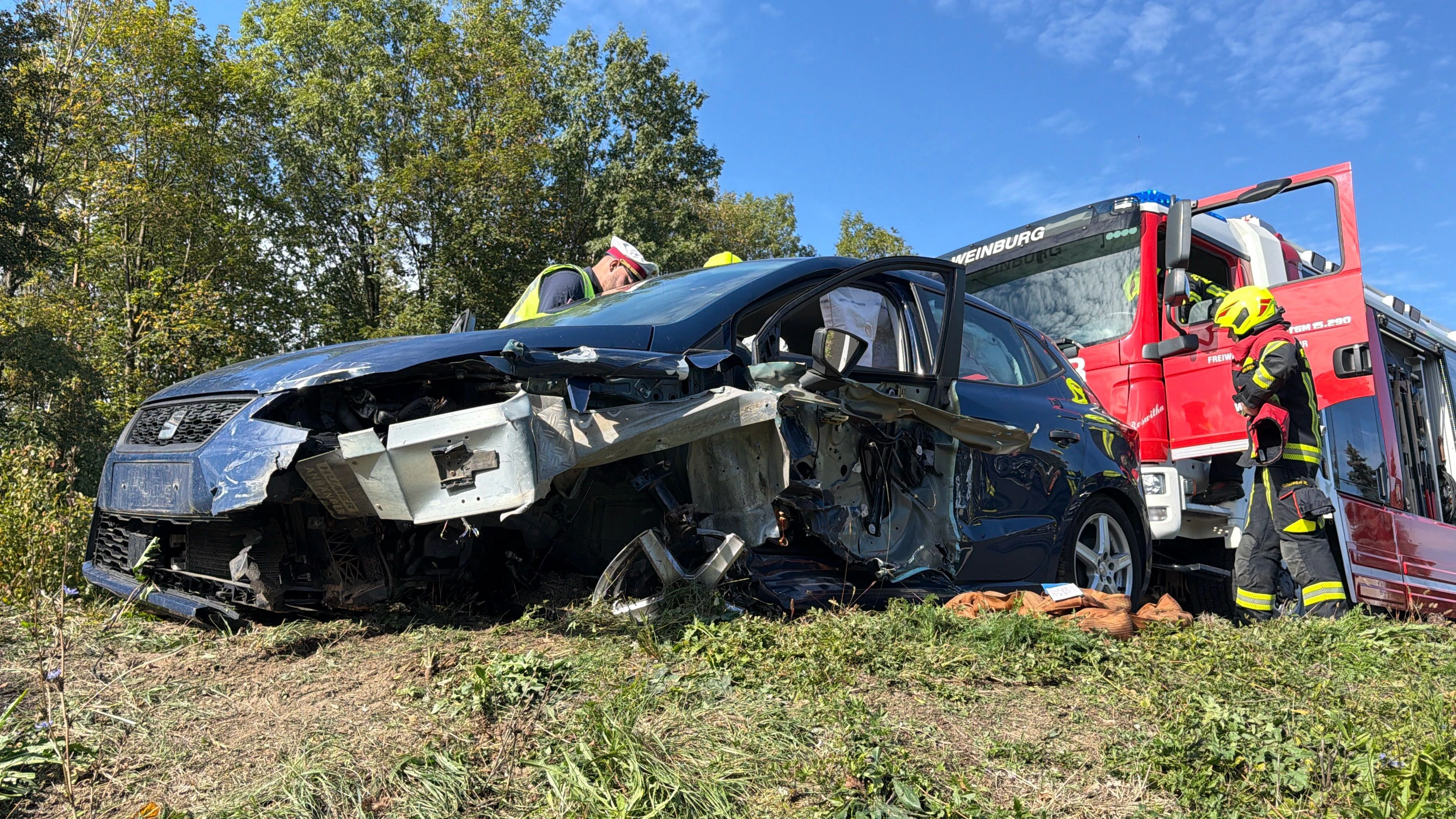 Schwerer Verkehrsunfall auf der Bundesstraße B39 bei Weinburg