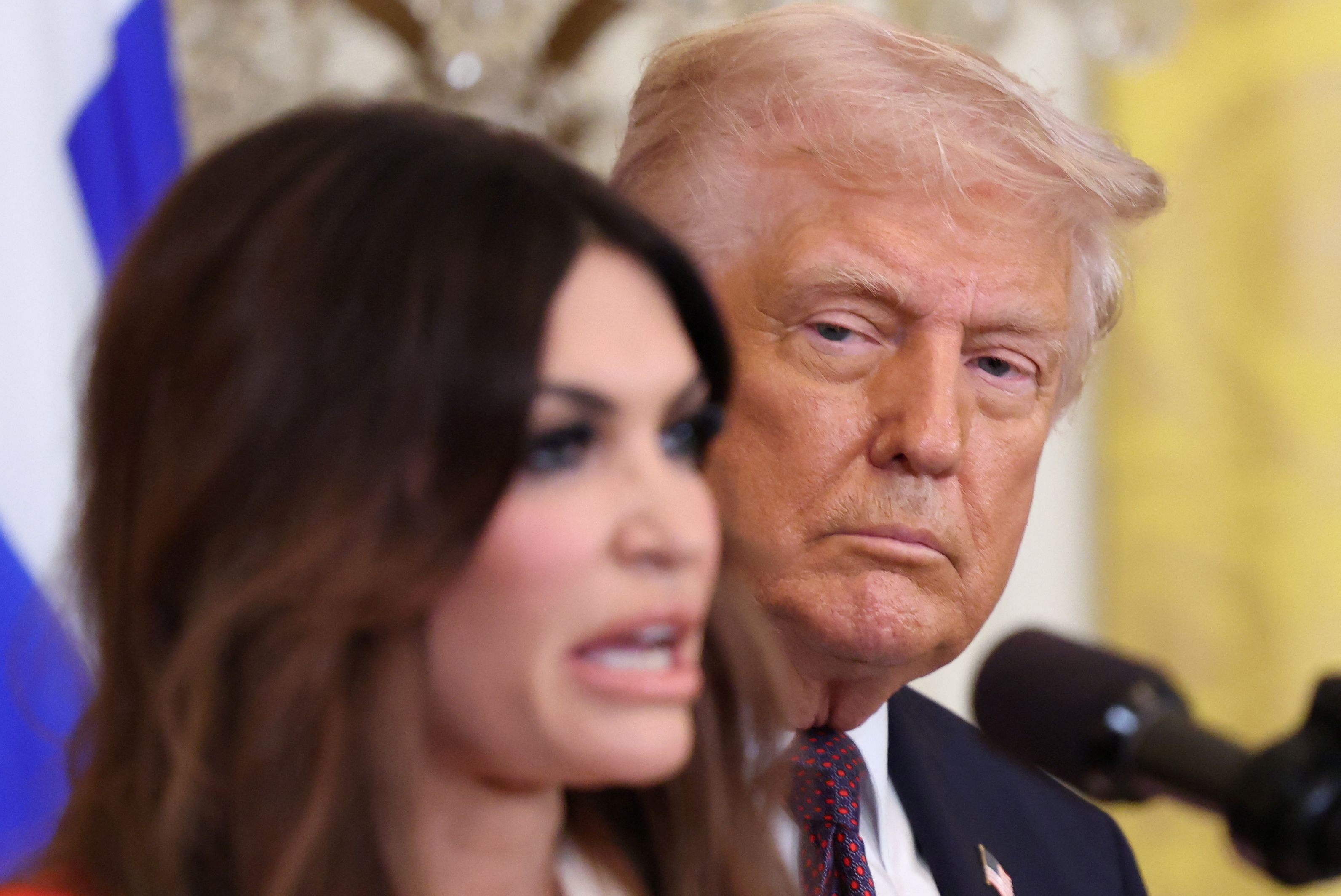 US-Präsident Donald Trump hat die Botschafterin in Griechenland, Kimberly Guilfoyle, zum Rücktritt aufgefordert.  