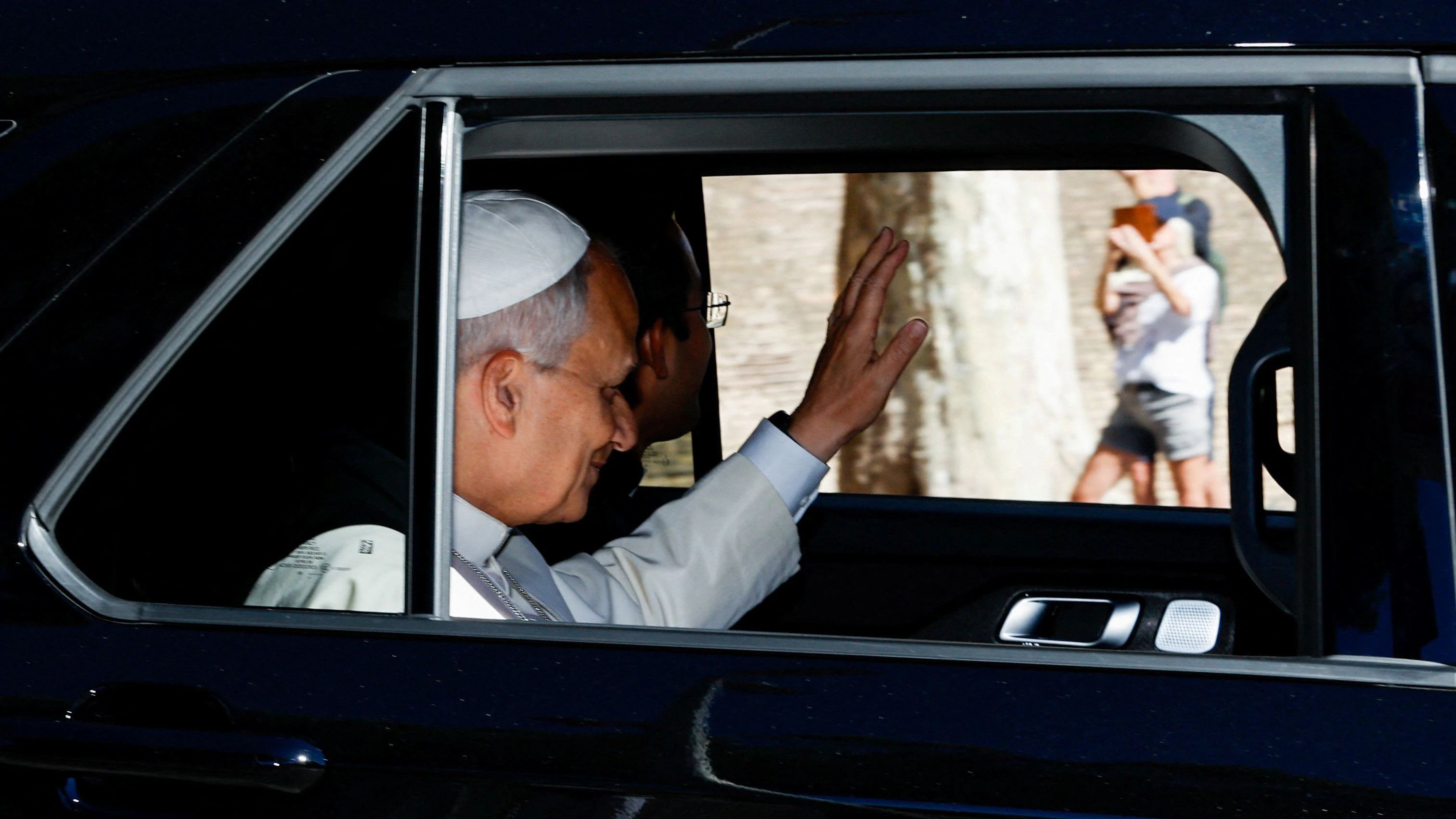 Papst Leo XIV. muss sich am Dienstag einer Lungenoperation unterziehen.