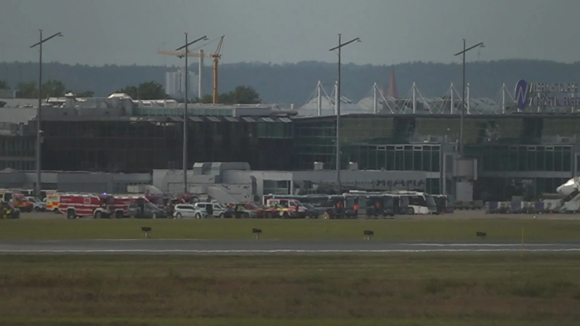 Heute.at - Rätsel um Notsignal: Eurofighter begleiten Passagierjet