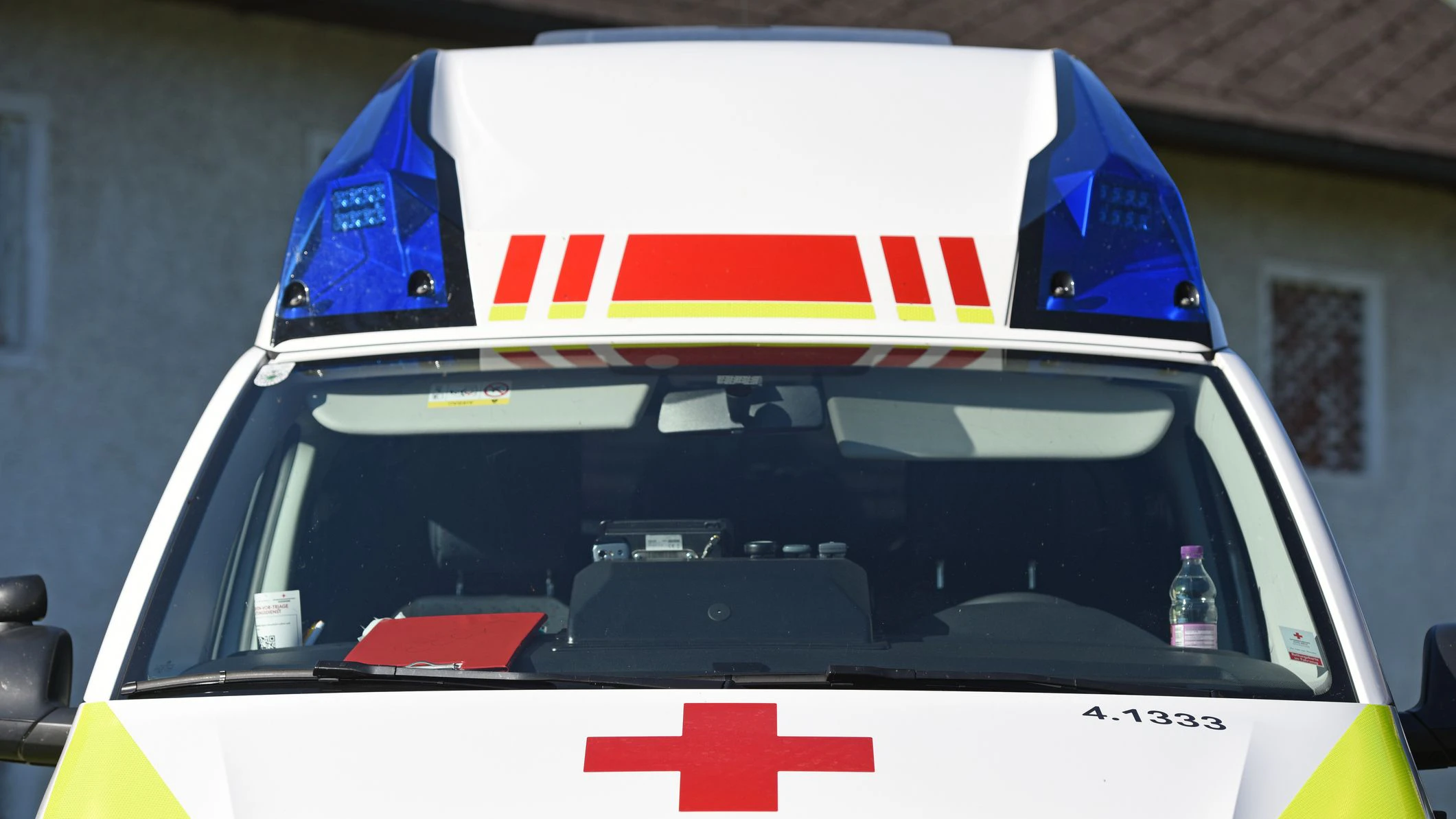 Heute.at - Rettungswagen kracht in Auto – Lenkerin stirbt