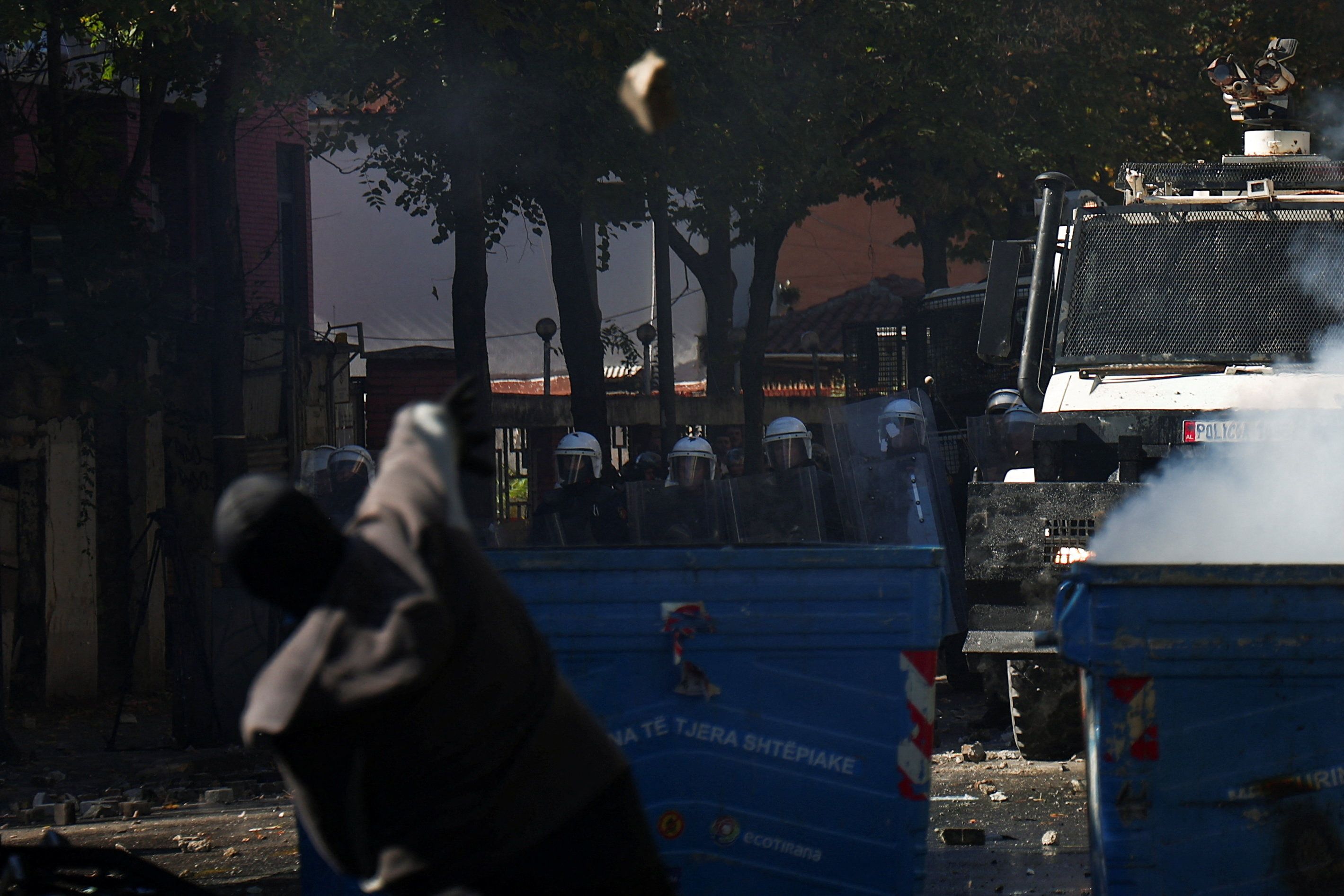 Die Proteste in der albanischen Hauptstadt Tirana dauern weiter an. (Symbolbild)