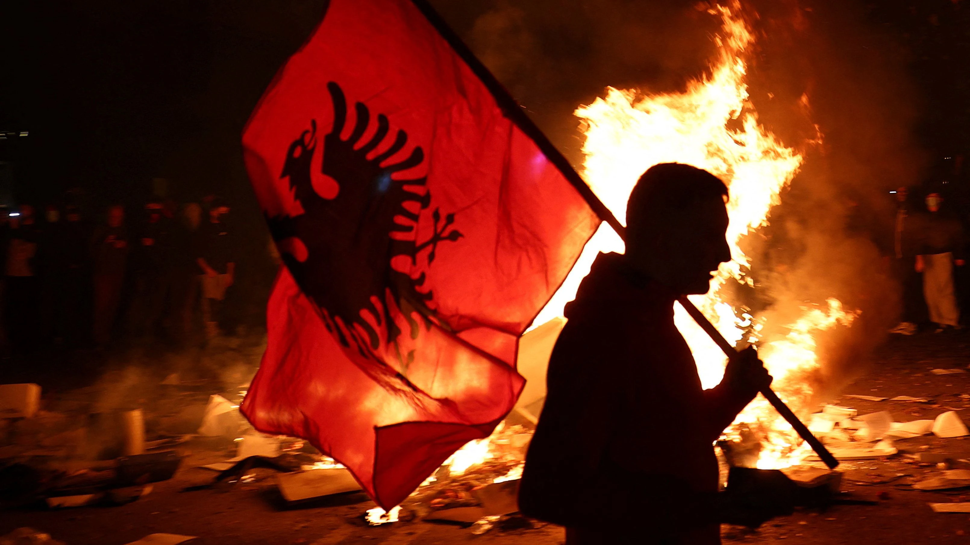 Hohe Ausbildungskosten und fehlende berufliche Perspektiven treiben Studierende in Tirana auf die Straße. Ihr Protest richtet sich allerdings gegen mehr als die Missstände an den Hochschulen.