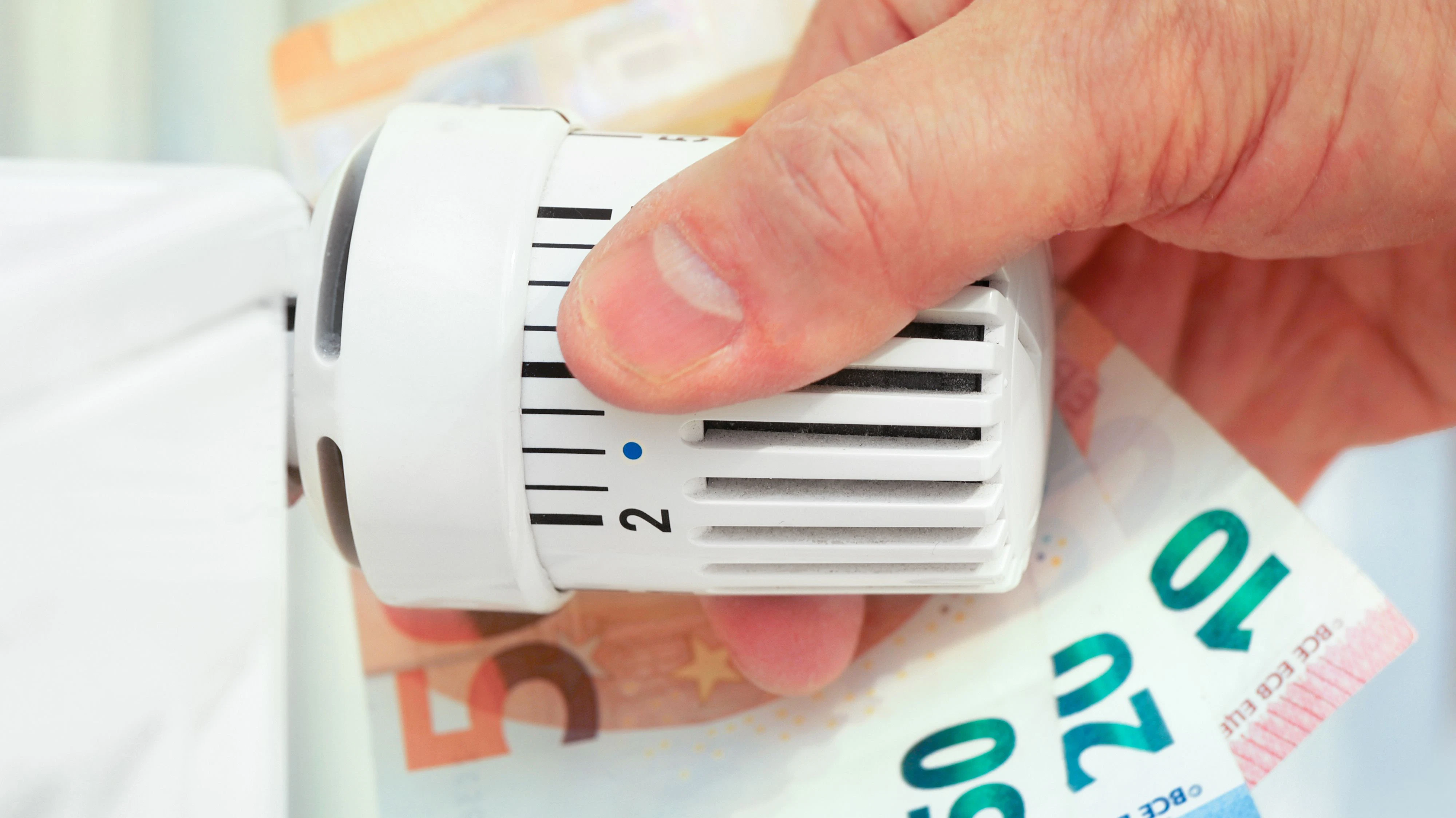 Die Heizung sorgt für wohlige Wärme, kann aber auch ordentlich ins Geld gehen. 