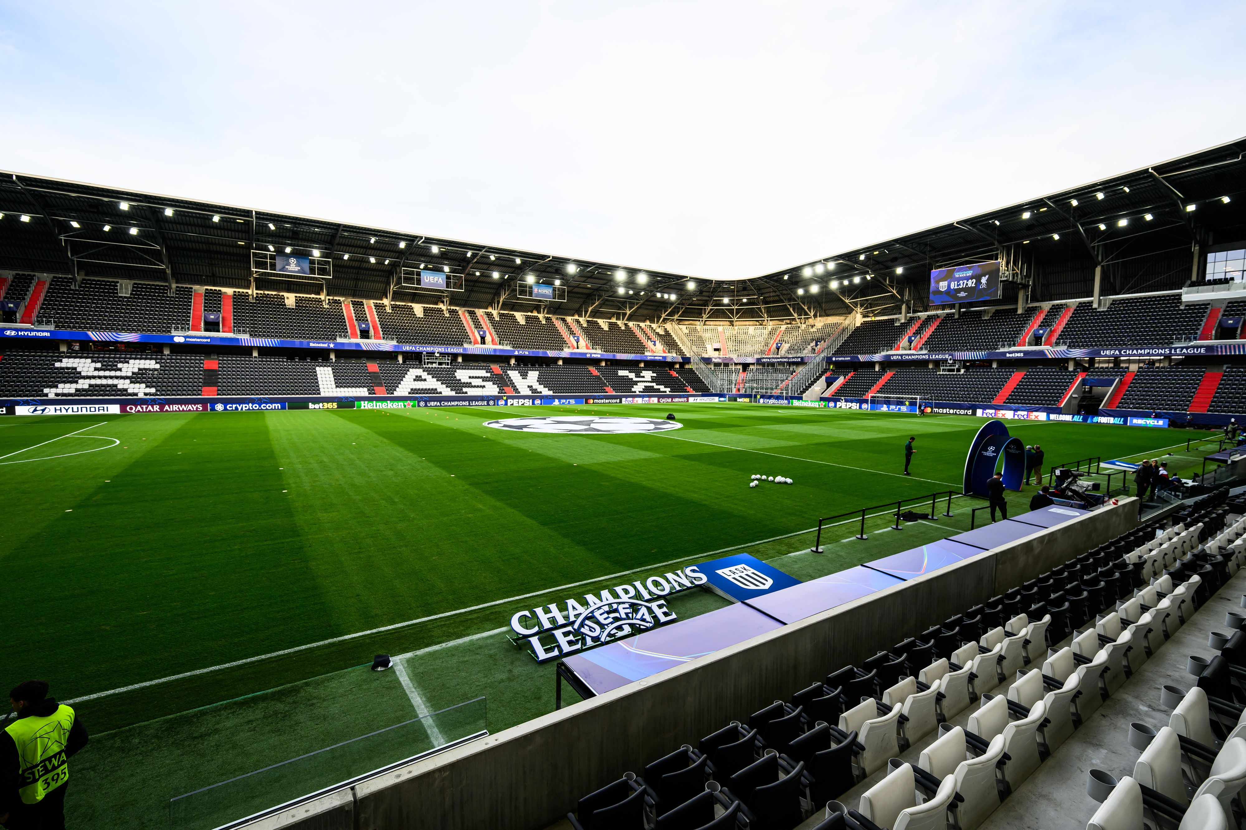 In der Oberösterreich Arena wird gespielt. 