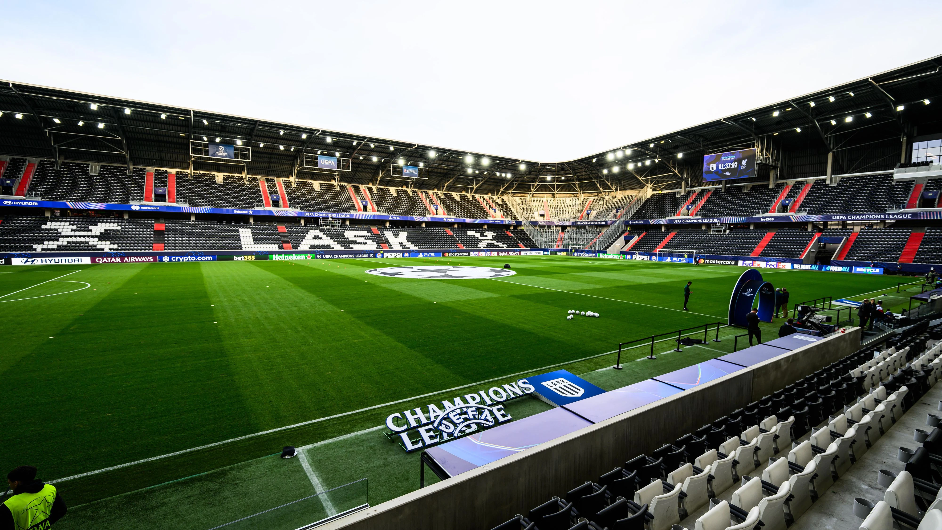 In der Oberösterreich Arena wird gespielt. 