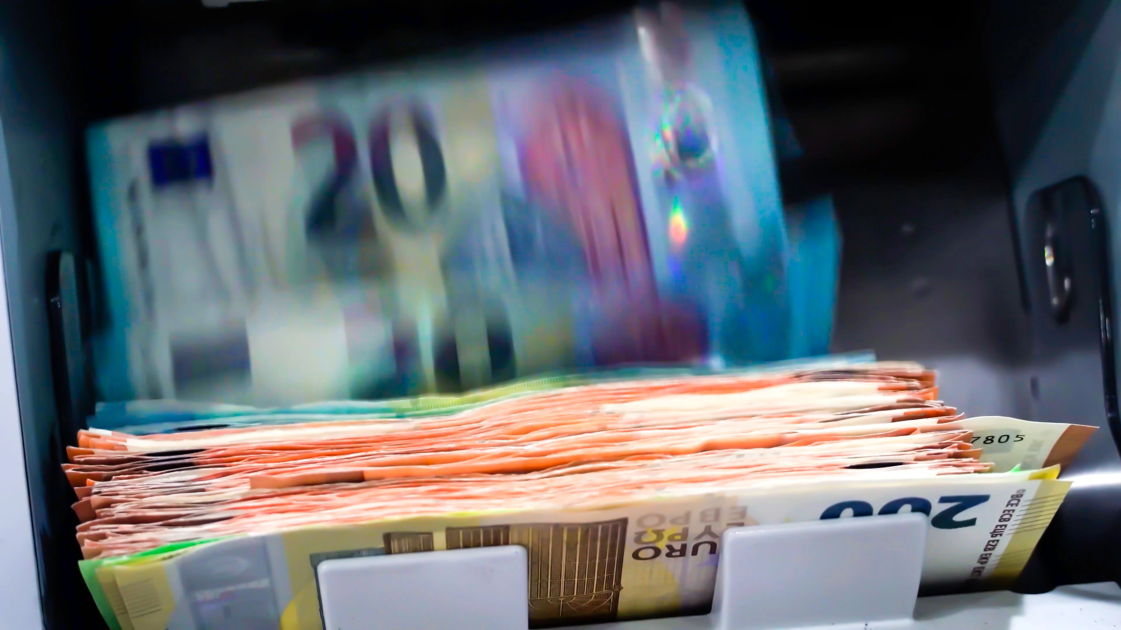Heute.at - Bank-Panne! Studenten bekommen 108.000 € zu viel