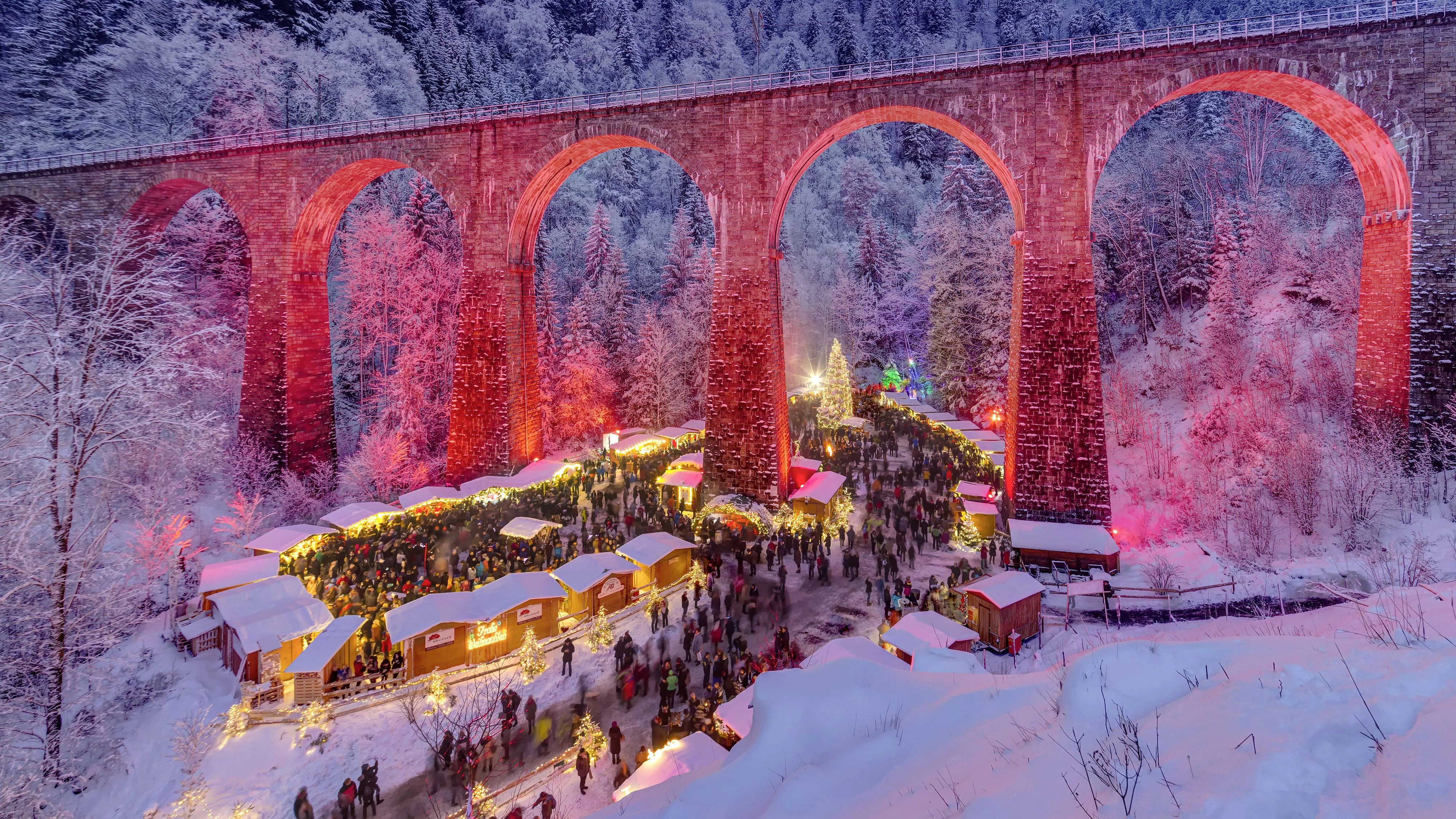 Der Weihnachtsmarkt in der Ravennaschlucht im Hochschwarzwald ist einer der schönsten in Deutschland.