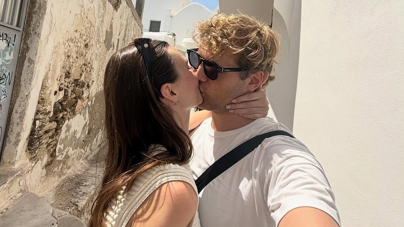 Prinzessin Alexandra von Leiningen präsentiert auf Instagram ihren Verlobungsring.