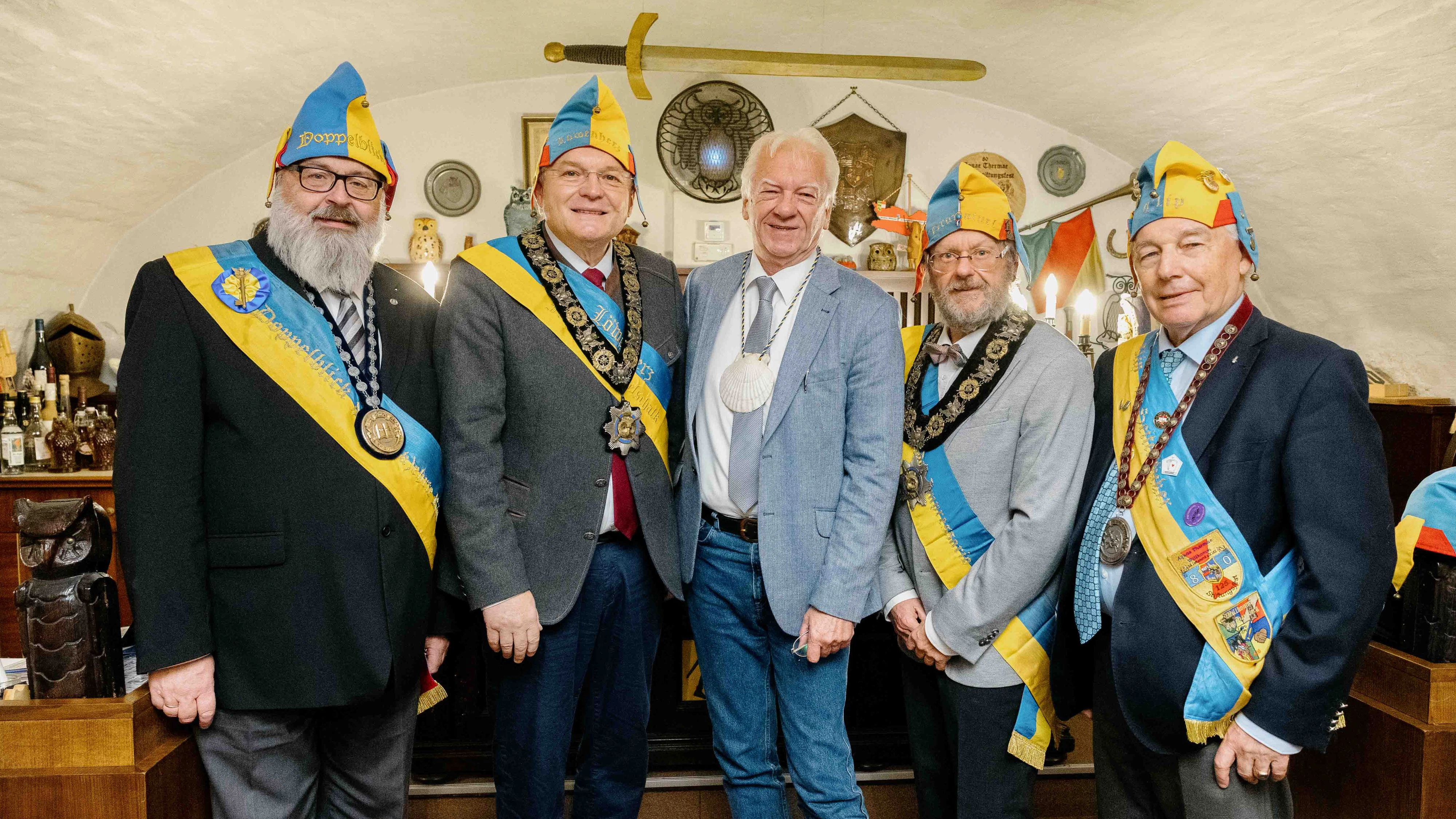"Ritter Doppelblick", "Ritter Löwenherz", Vizebürgermeister Jowi Trenner, "Ritter Dramaturl" und "Ritter Clip"