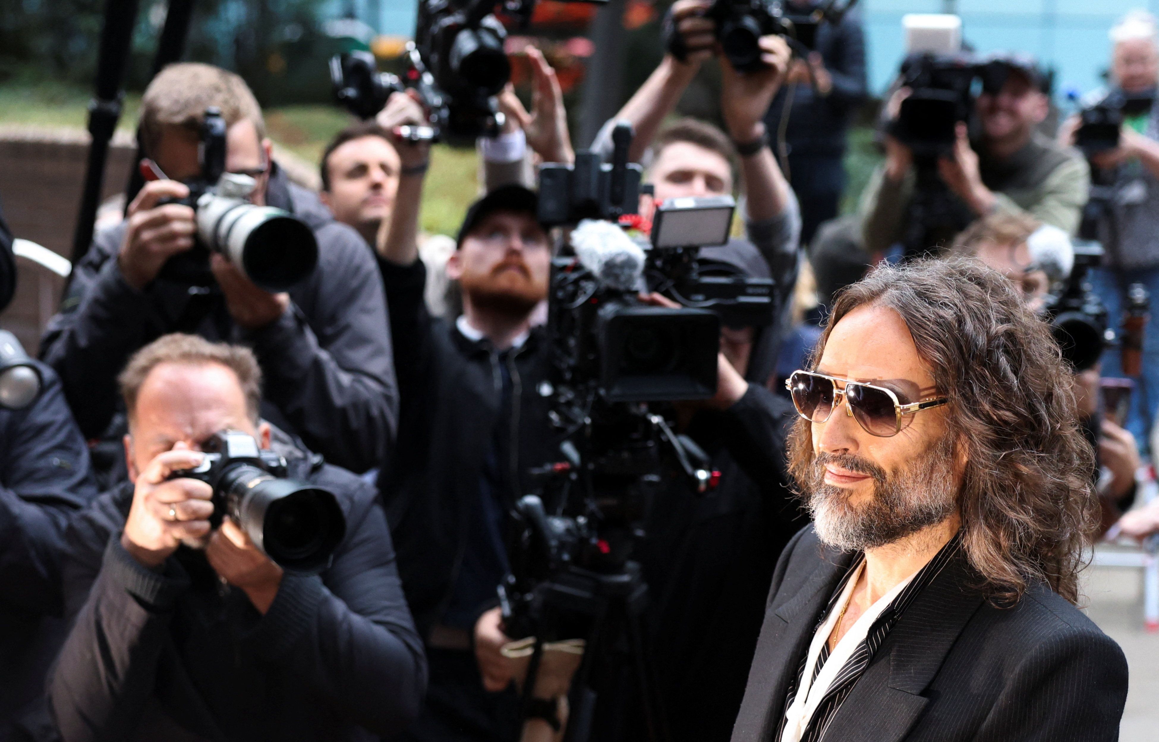Schauspieler und Komiker <strong>Russell Brand</strong> erscheint vor dem Southwark Crown Court in London, Oktober 14, 2026.