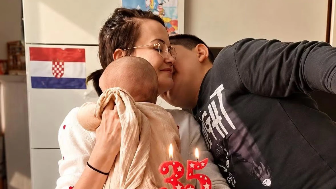 Geburtstag als glückliche Familie – Valentina mit ihren beiden Kindern