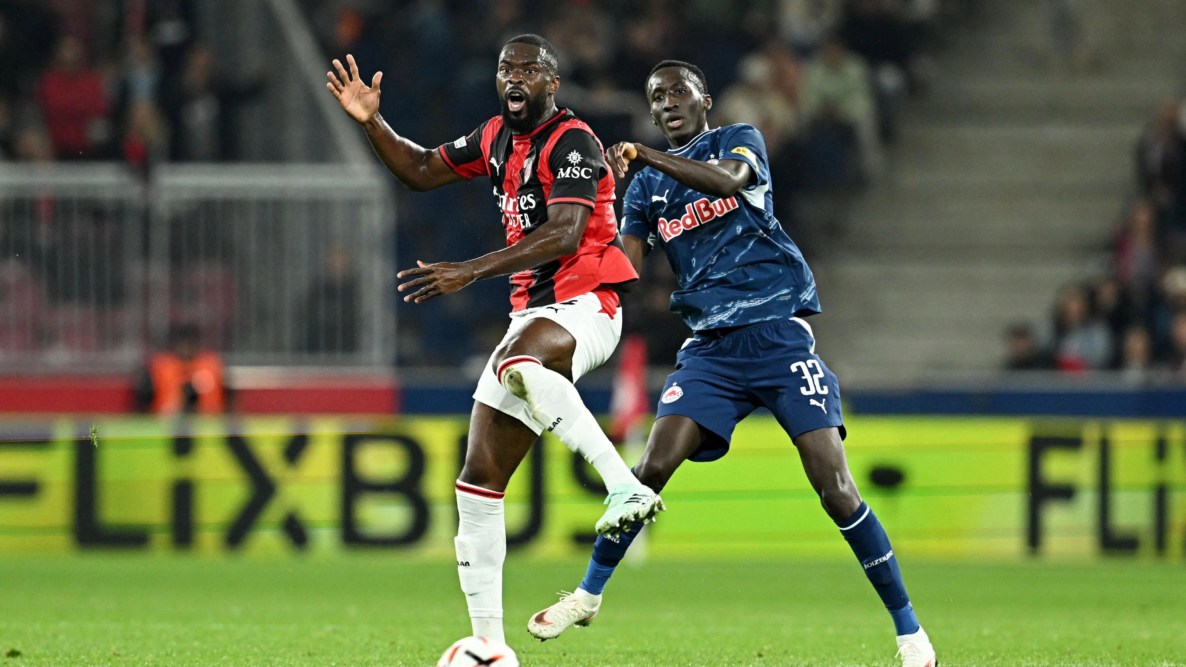 Milan-Star Alphadjo Cisse jubelt gegen Red Bull Salzburg. 