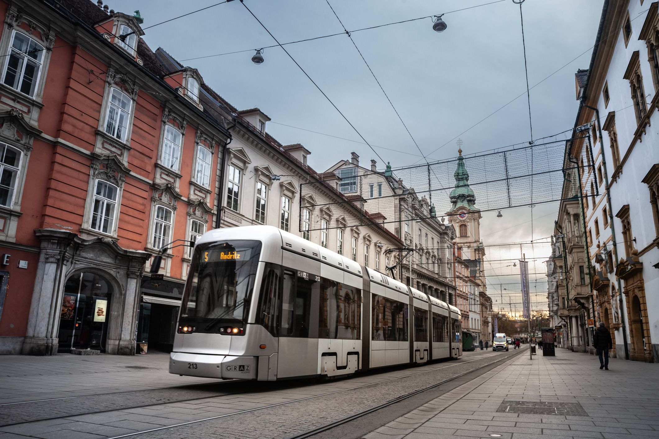 Unglückliche Verkettung zweier Unfälle in Graz. 