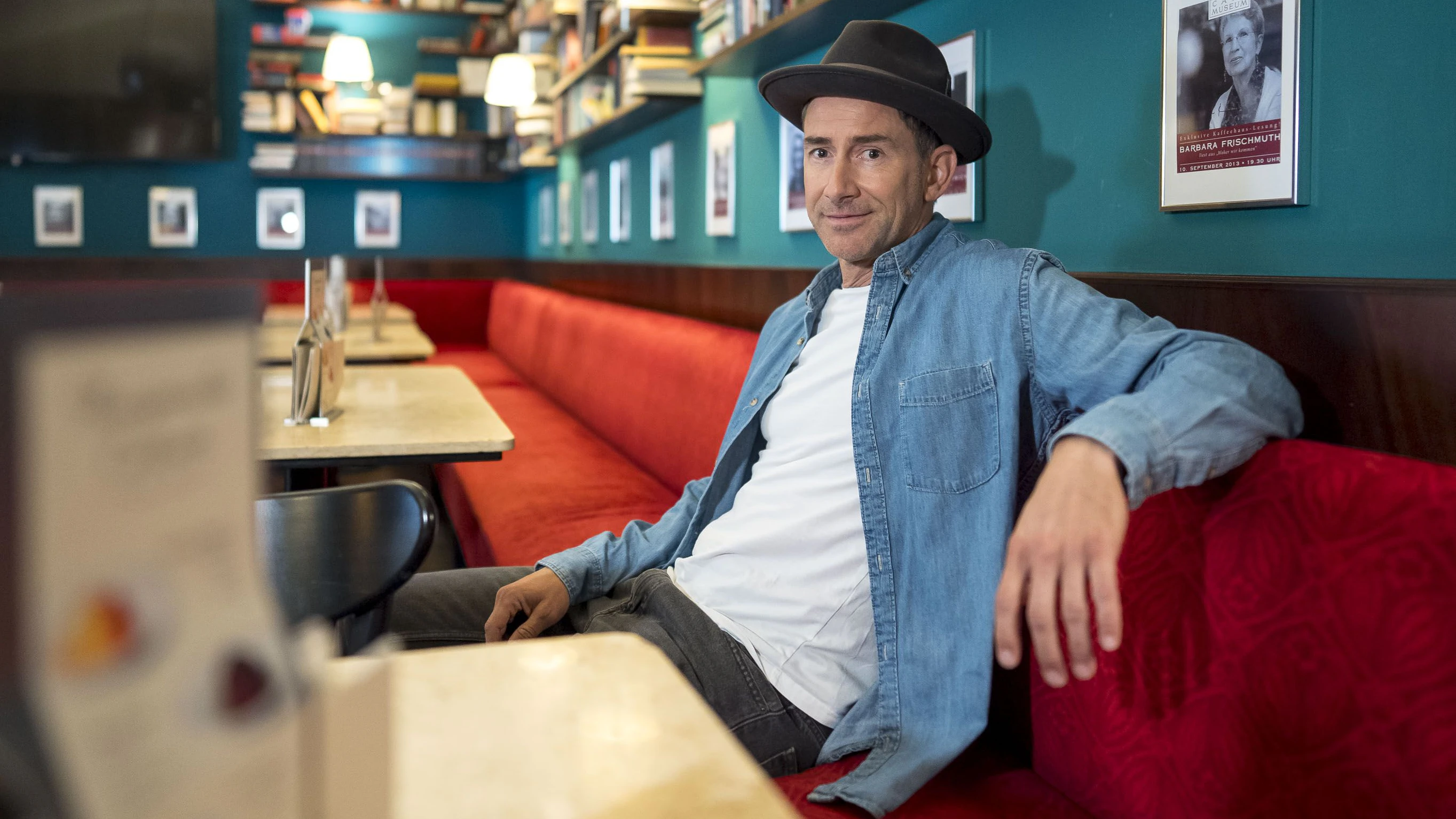 Interview und Fototermin mit dem deutschen Komiker, Kabarettisten und Schauspieler Harry G. im Cafe Museum in Wien, 20260922 Foto: Helmut Graf/Tageszeitung Heute